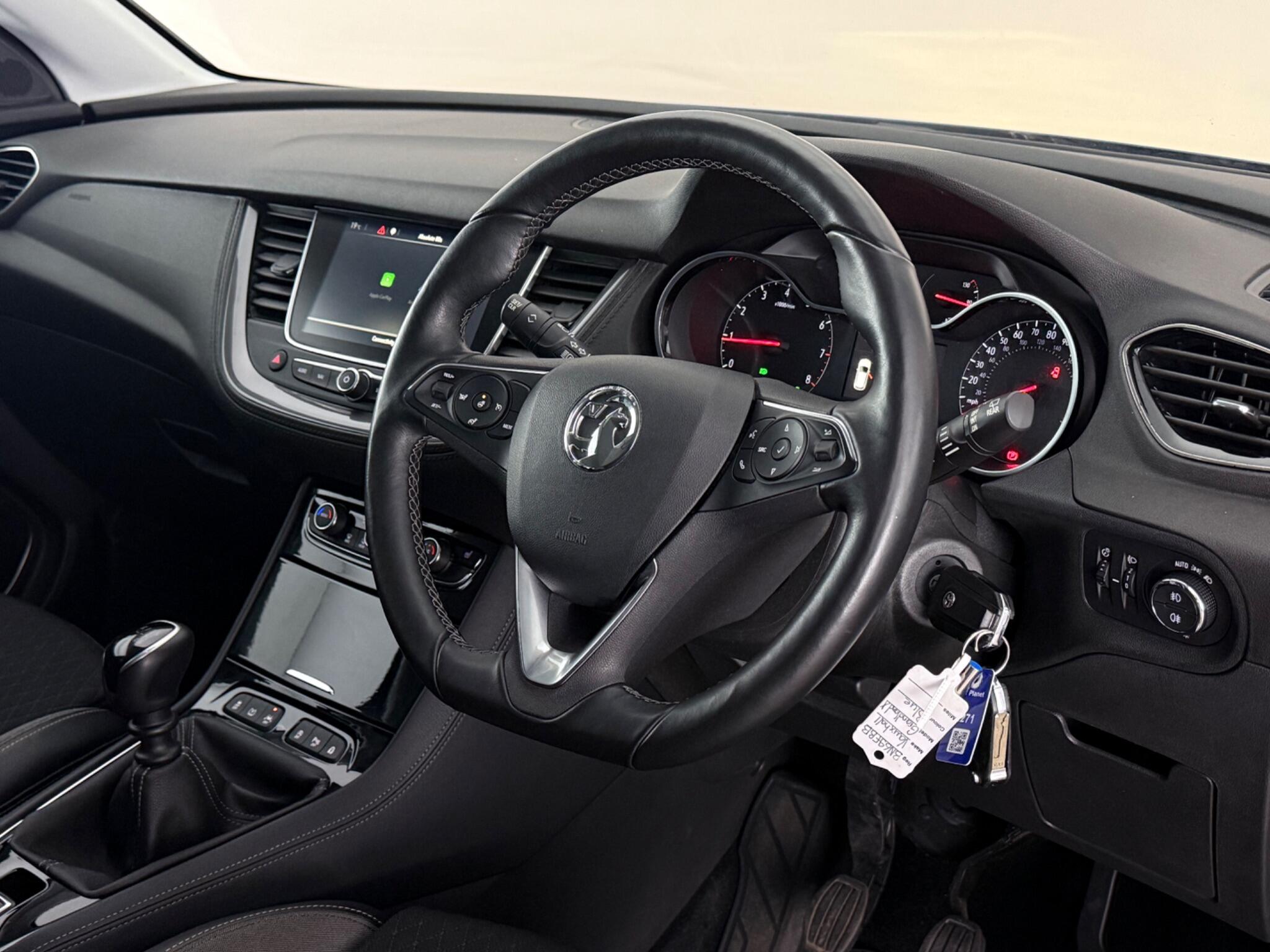 Vauxhall Grandland X view 3