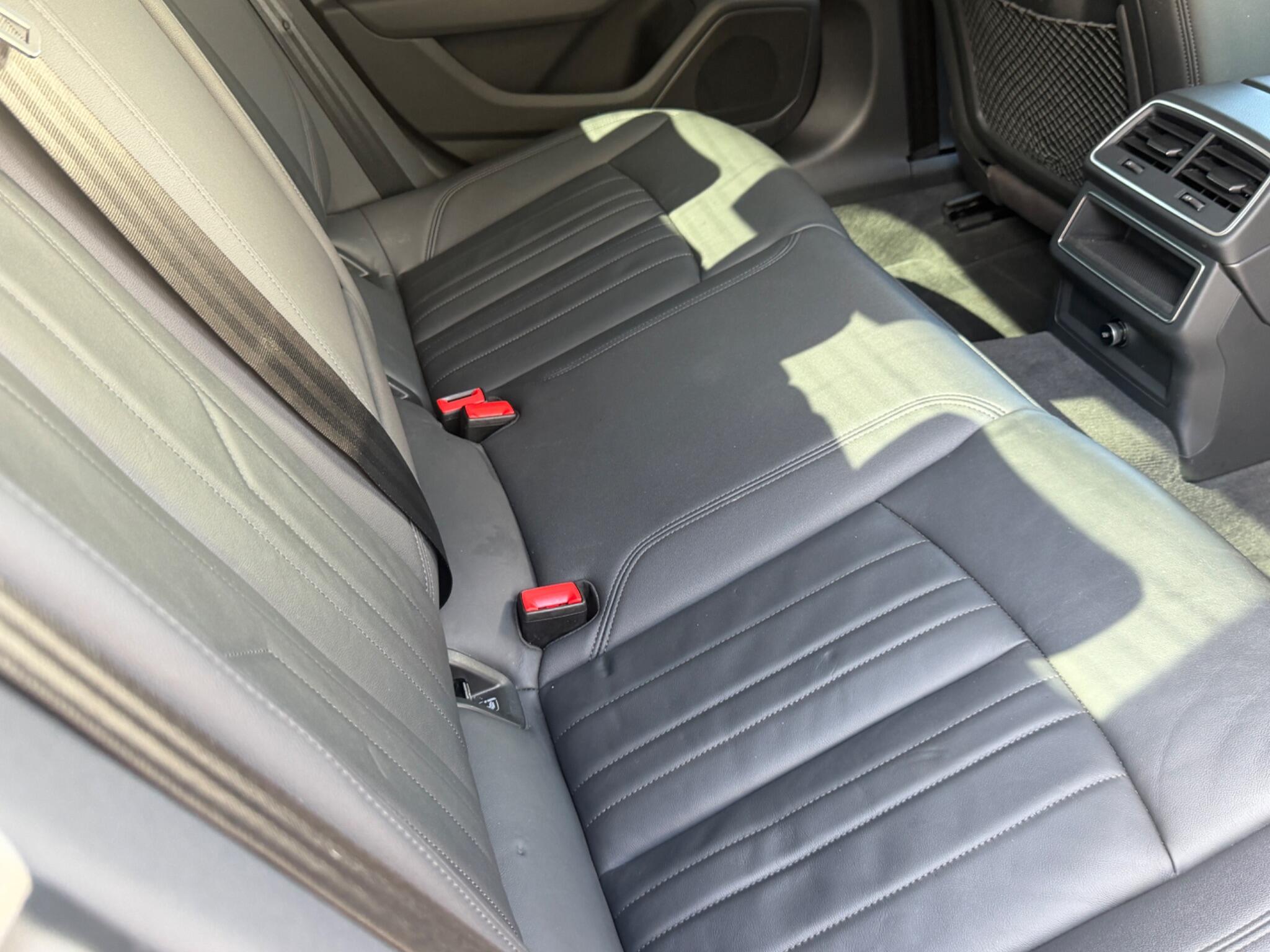 Audi A6 Saloon view 31