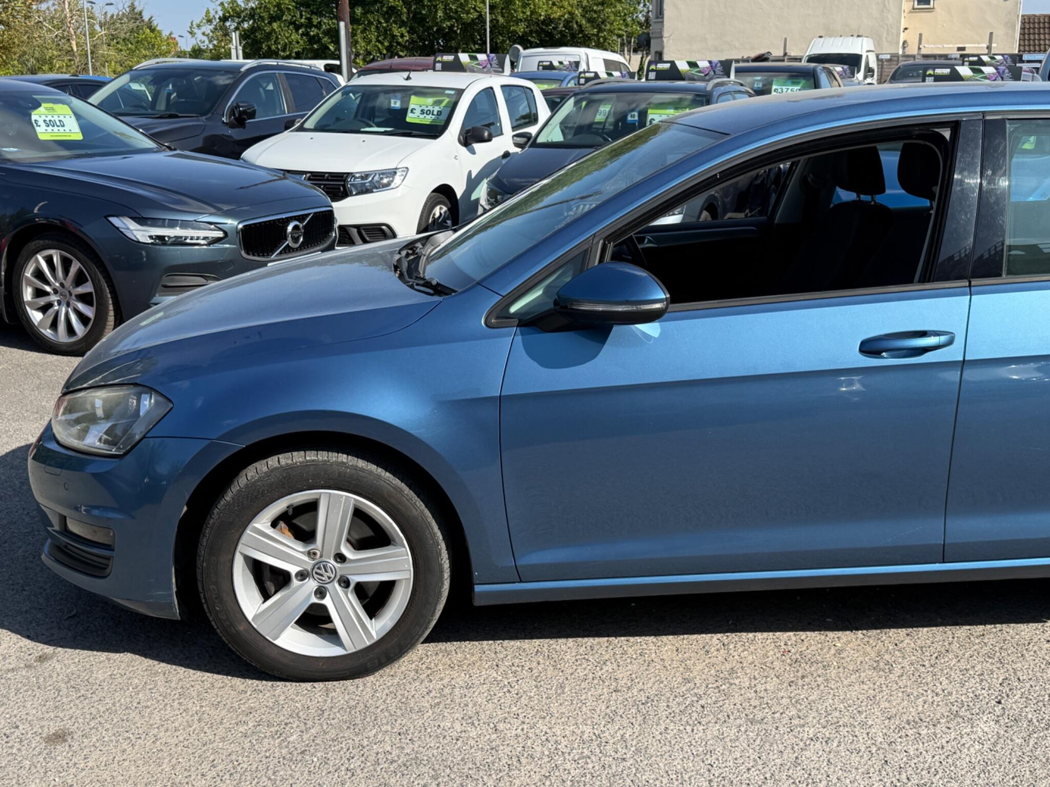 Volkswagen Golf - Image 11