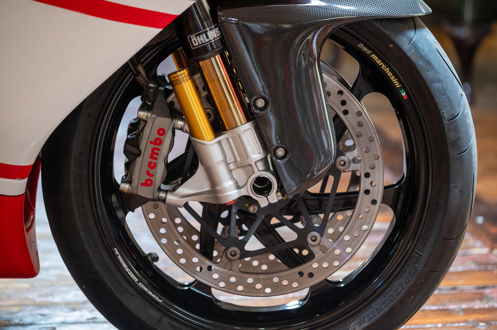Ducati Desmosedici RR view 13