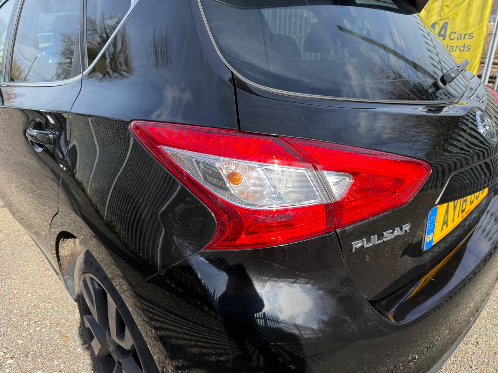 2016 Nissan Pulsar image 35