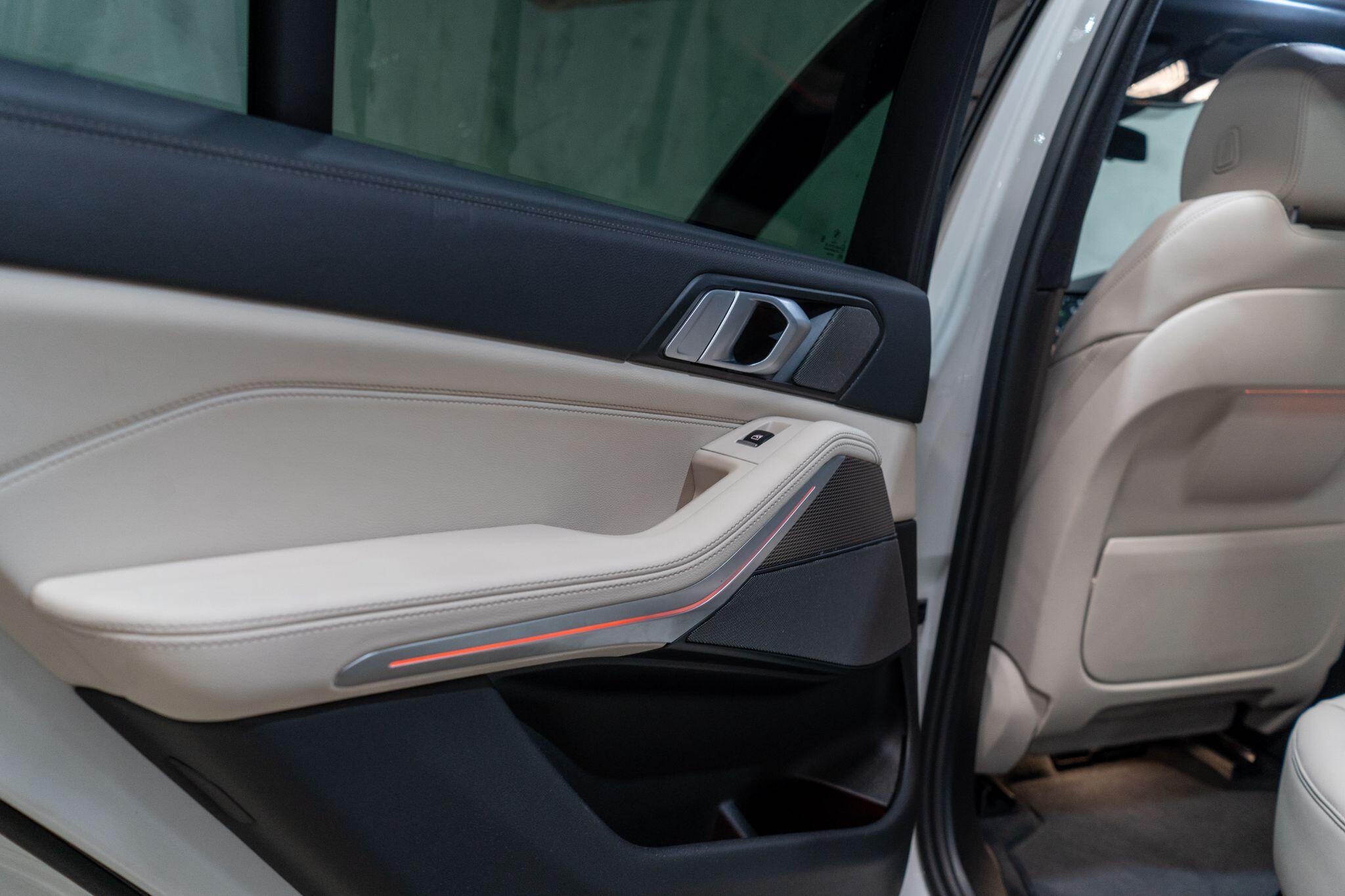 BMW X5 view 40