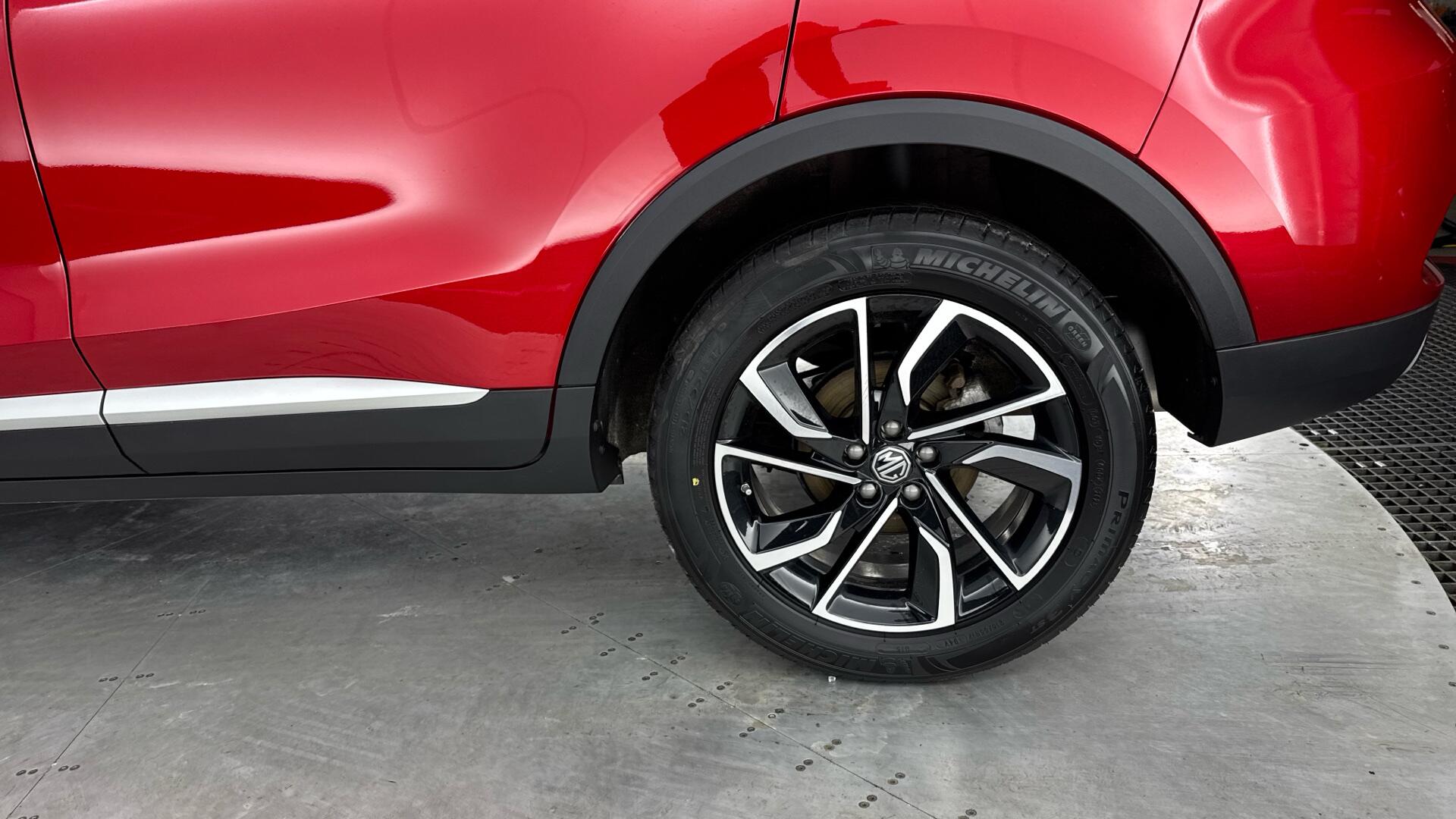 MG ZS view 24