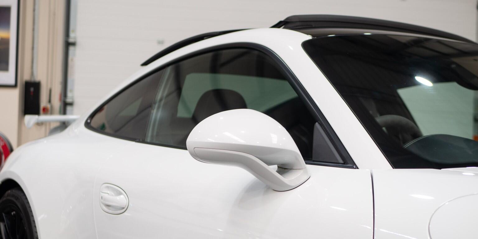 Porsche 911 view 54