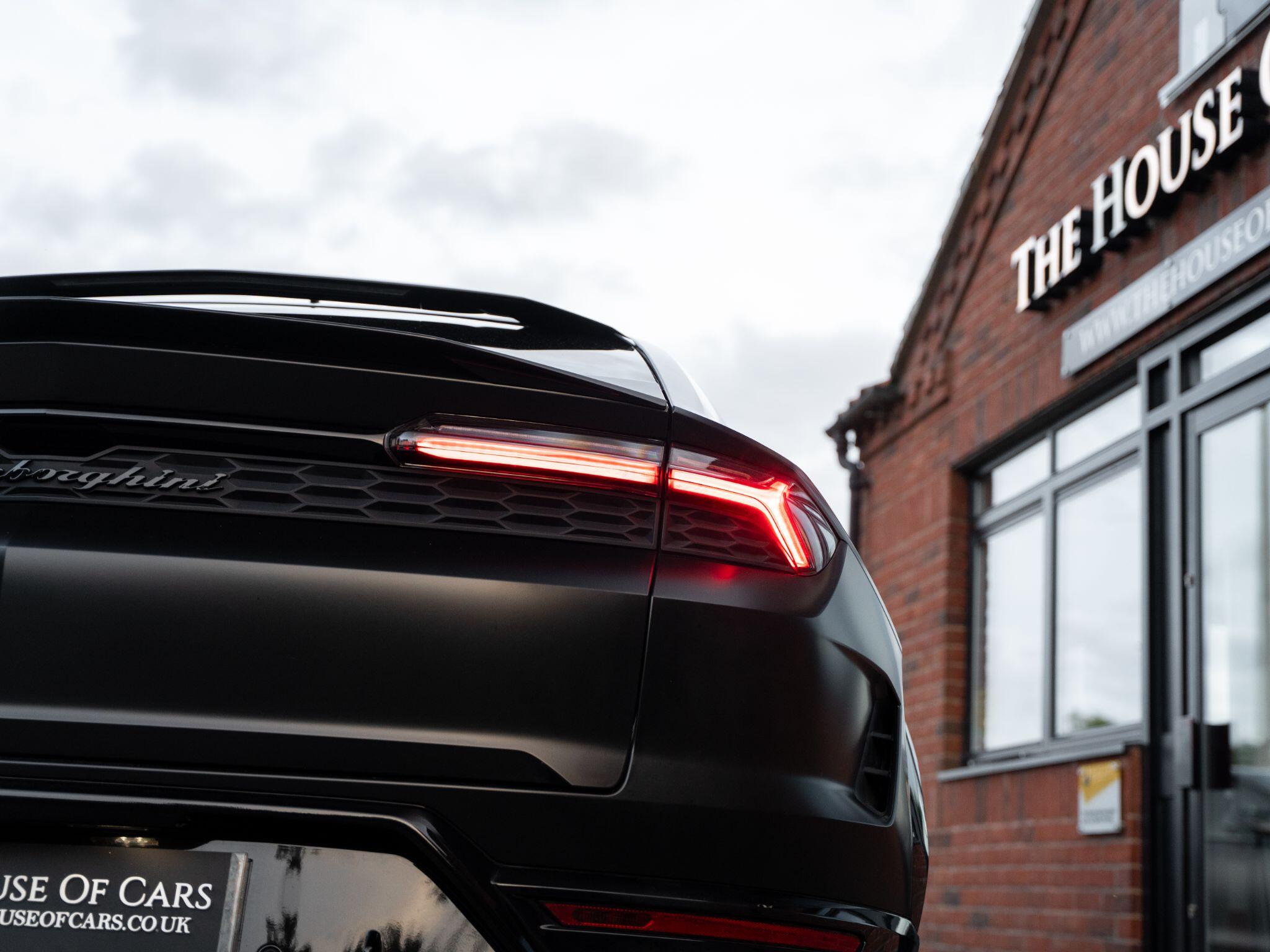 Lamborghini Urus view 26