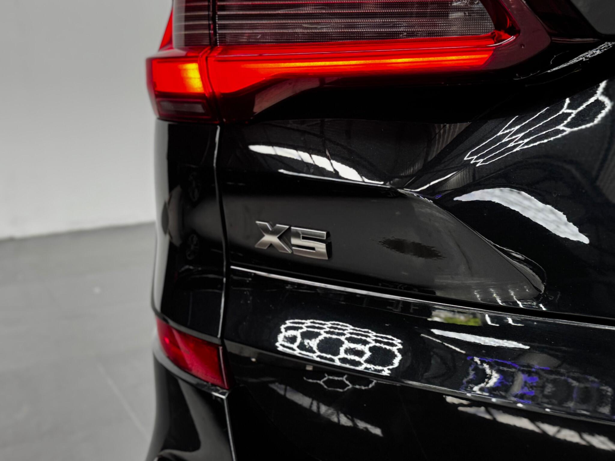 BMW X5 view 32