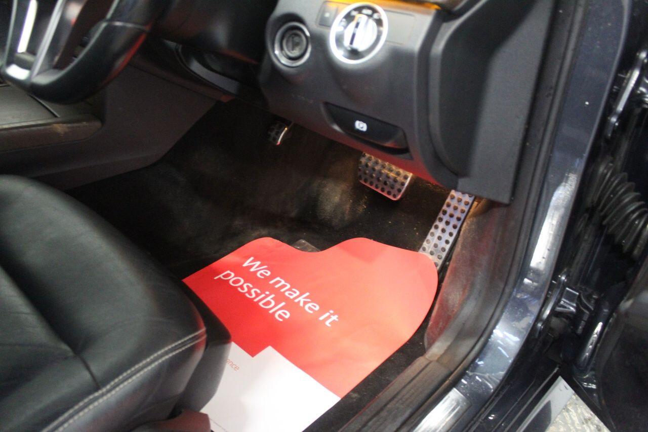 Mercedes-Benz E-Class view 49