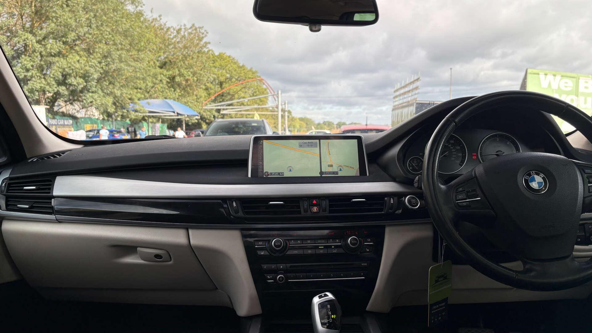 BMW X5 view 42