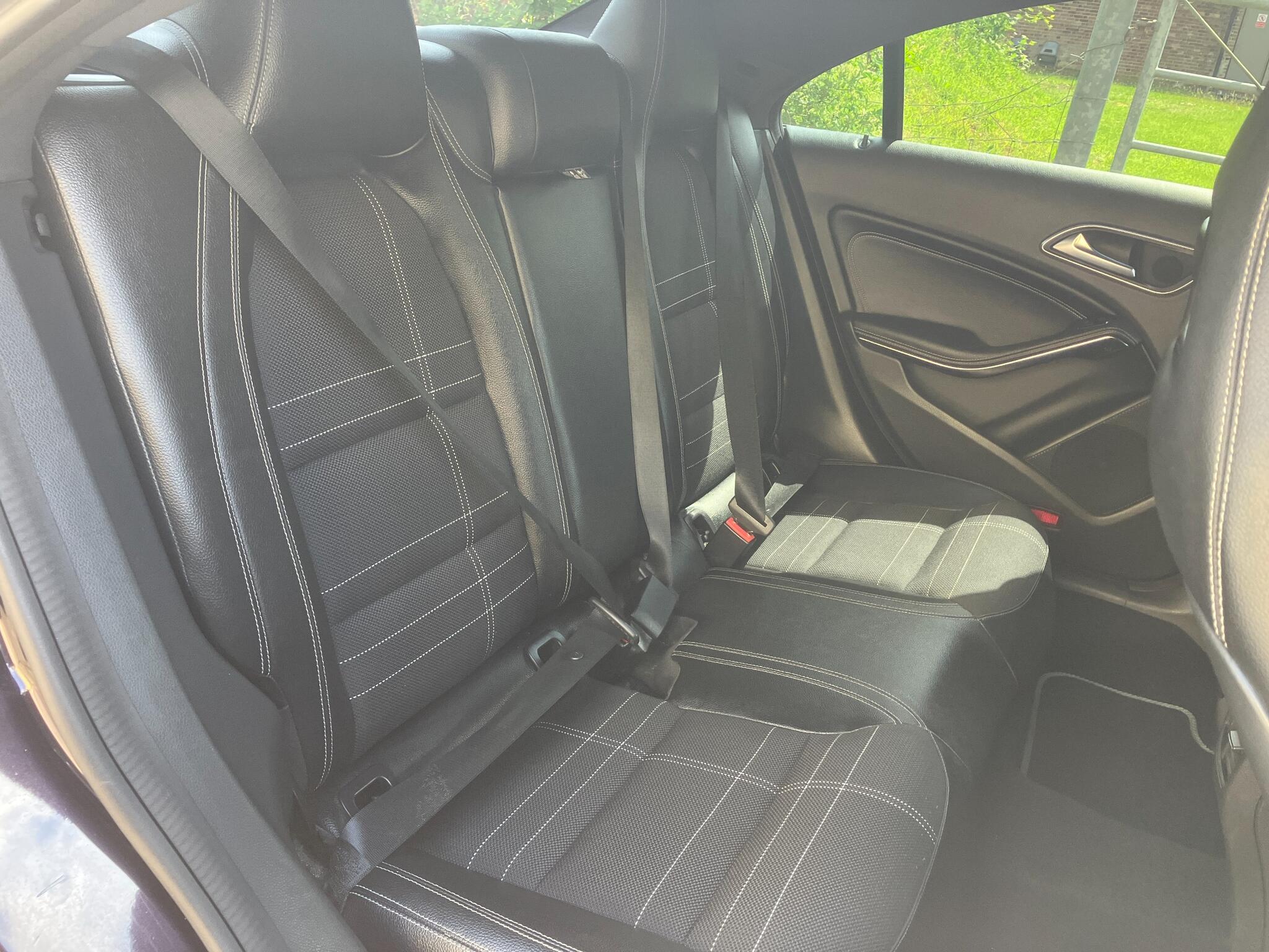 Mercedes-Benz Cla view 11