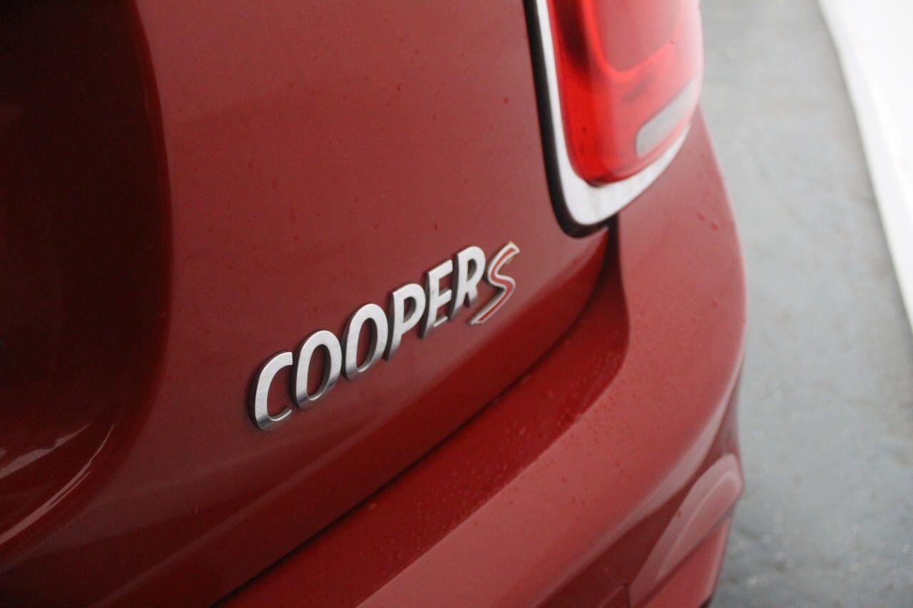 Mini Hatch view 16