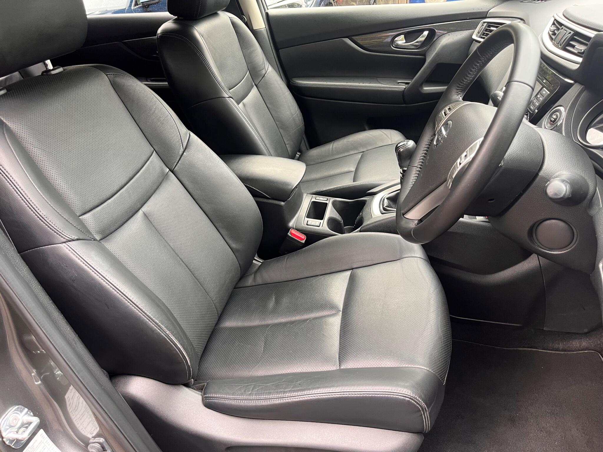 Nissan X-Trail view 25