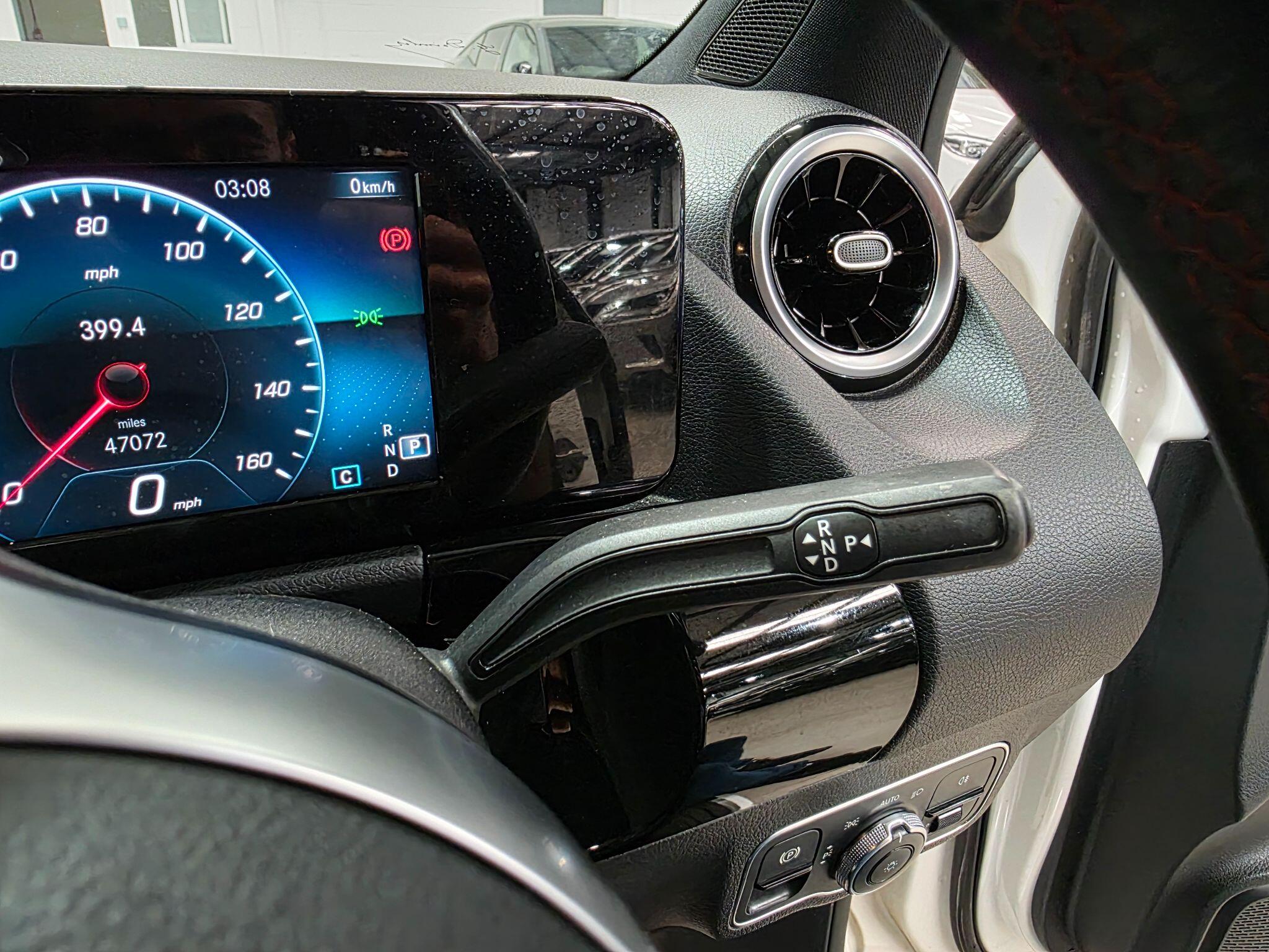 Mercedes-Benz Gla view 19