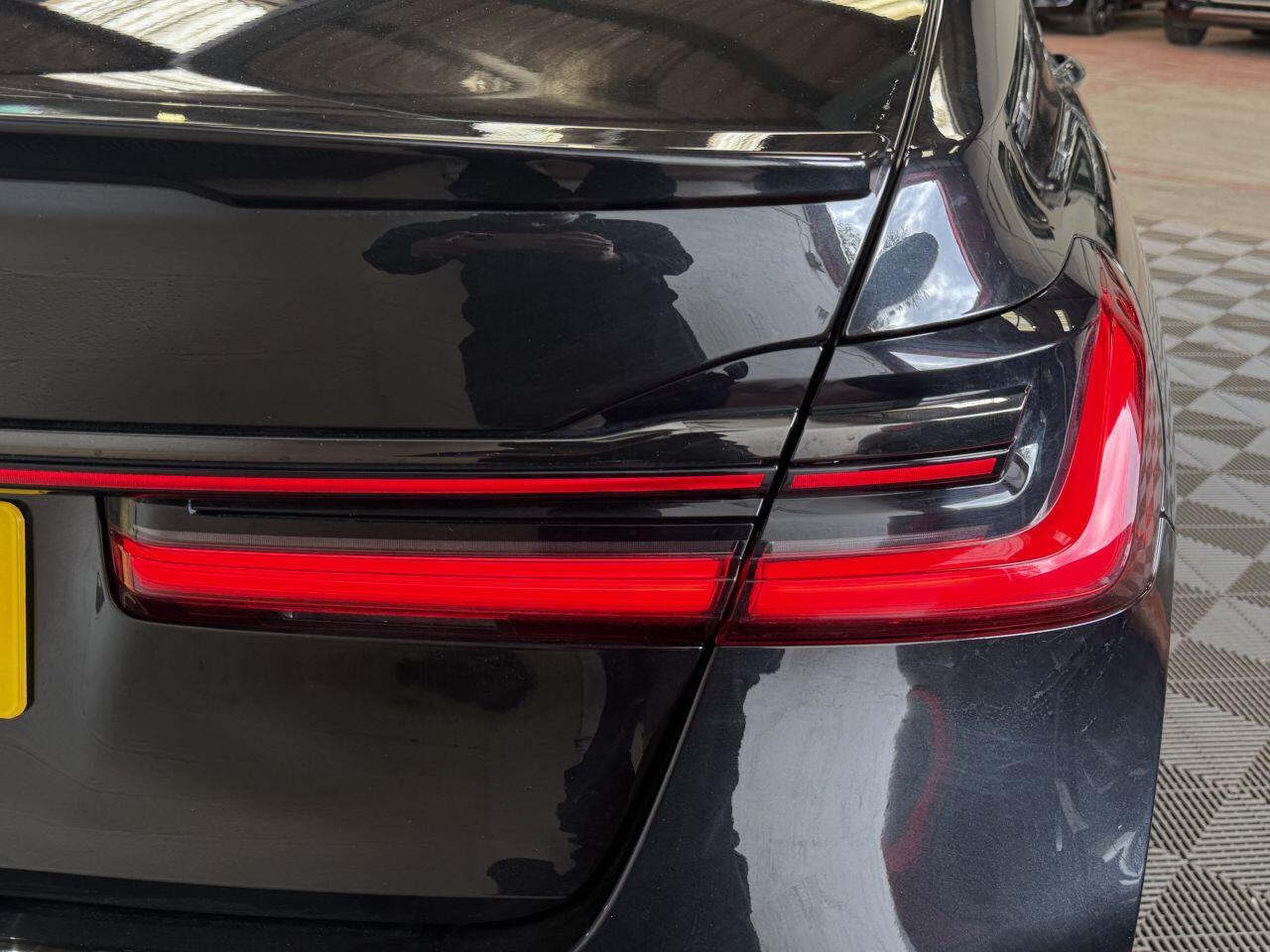 BMW 7 Series view 29