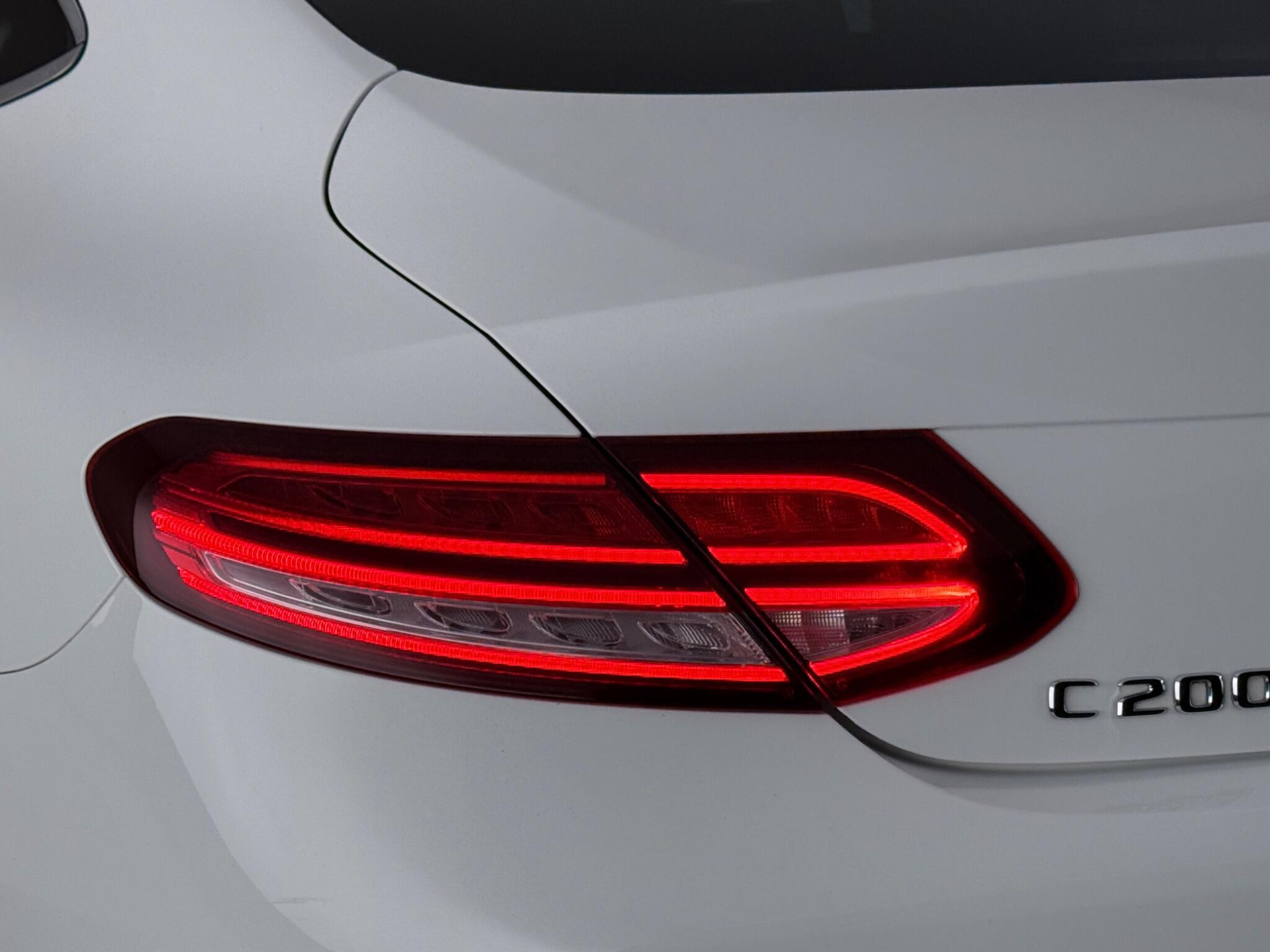 Mercedes-Benz C-Class view 11