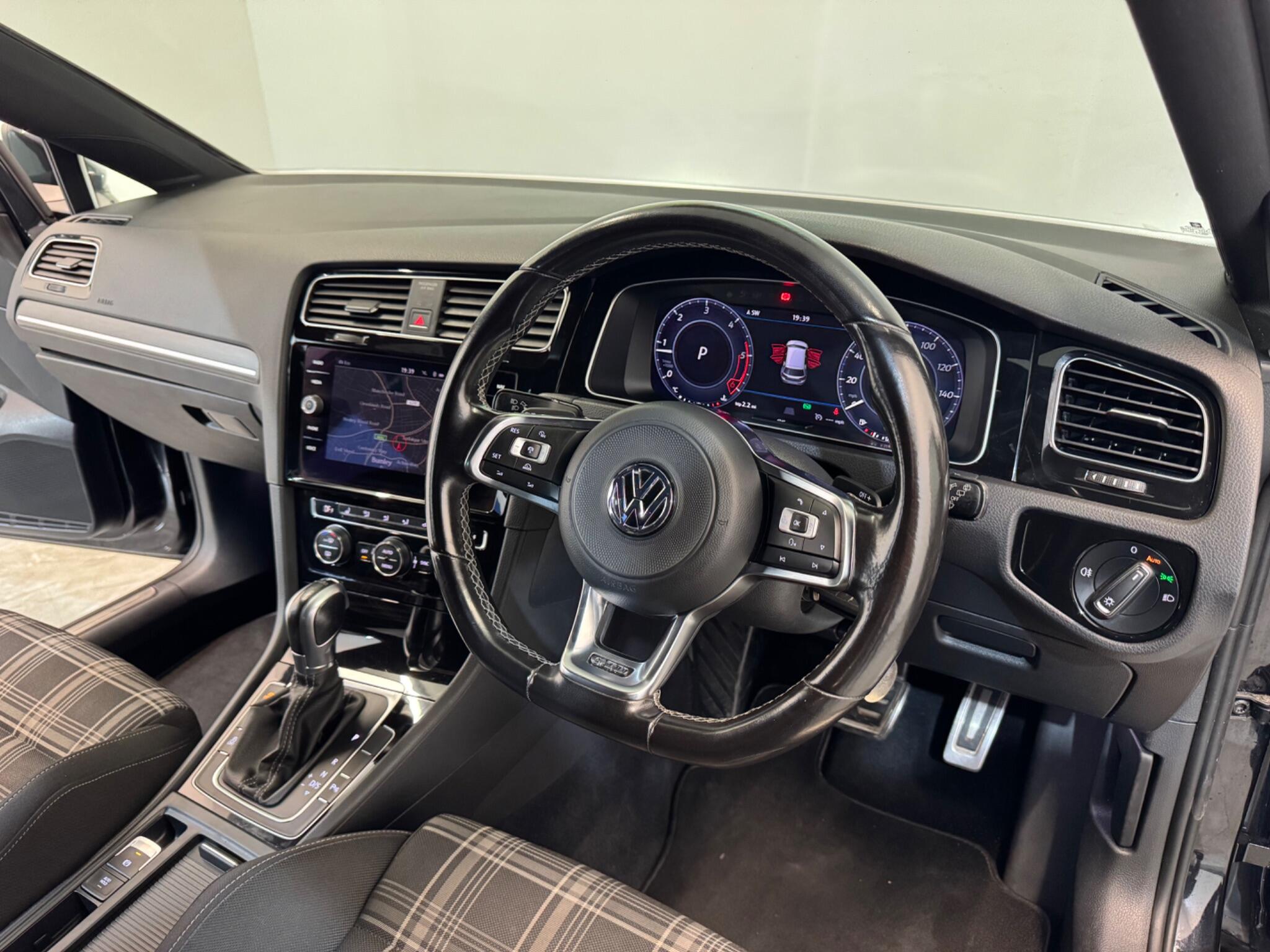Volkswagen Golf view 19