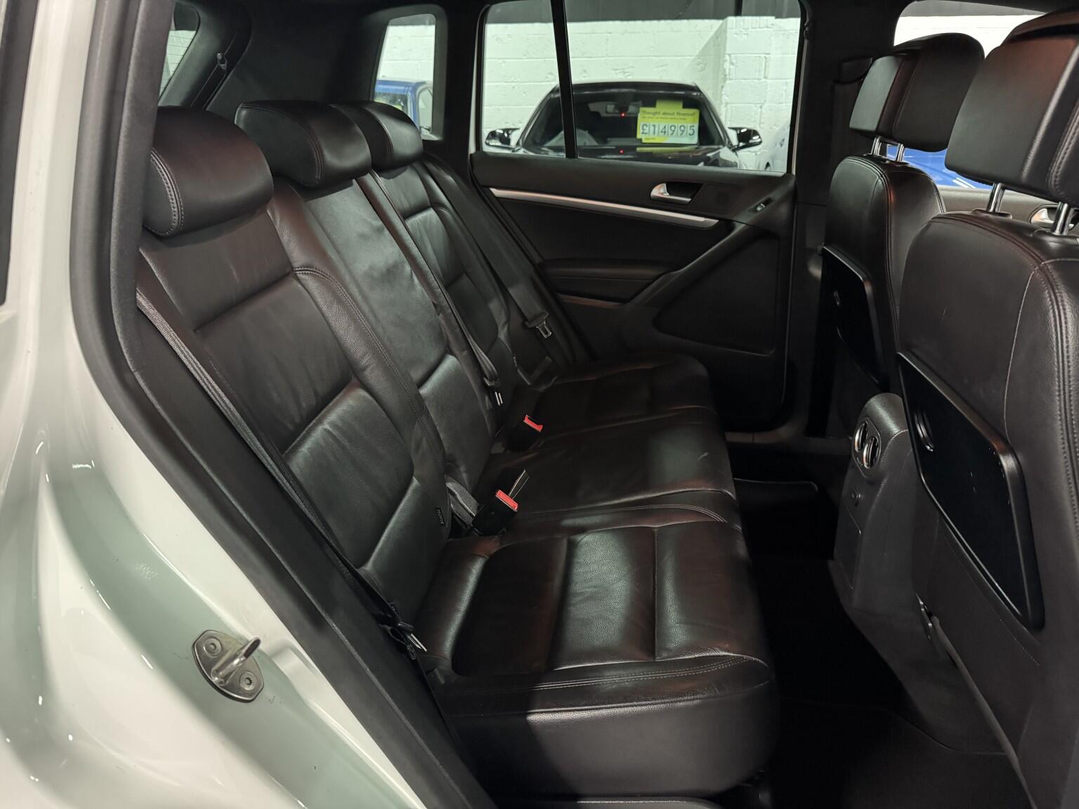 Volkswagen Tiguan view 22