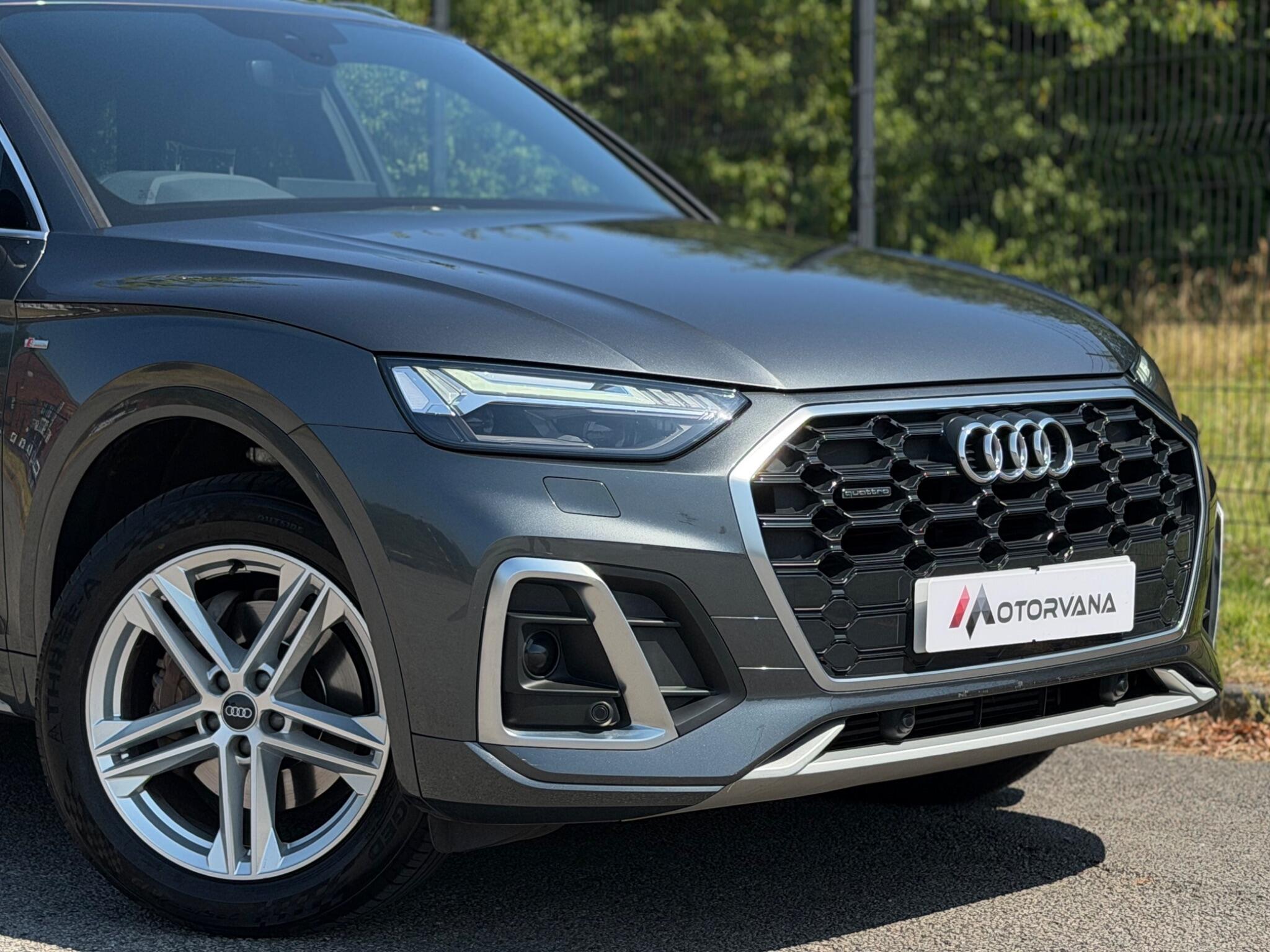 Audi Q5 view 5