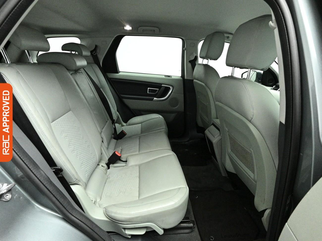 Land Rover Discovery Sport view 13
