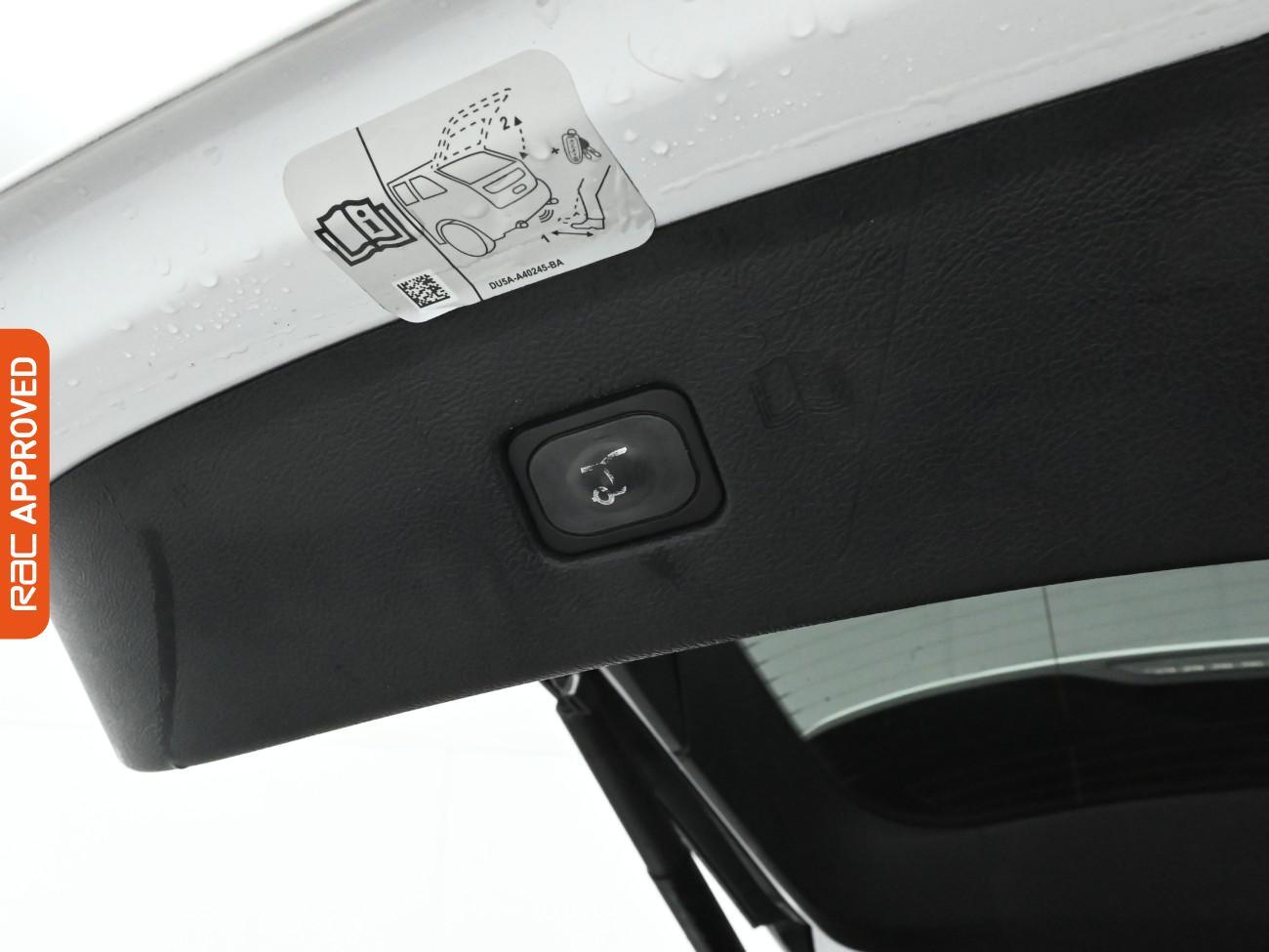 Ford Edge view 30