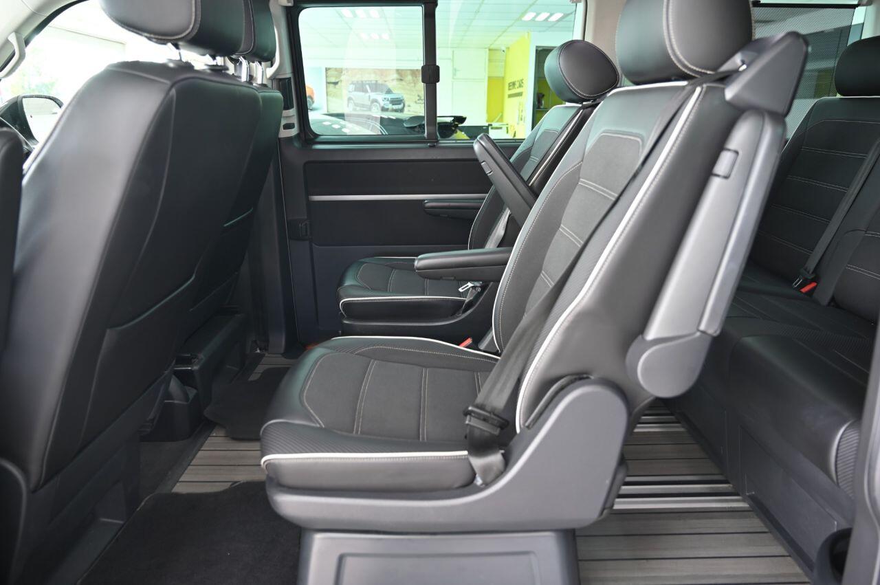 Volkswagen Caravelle view 15