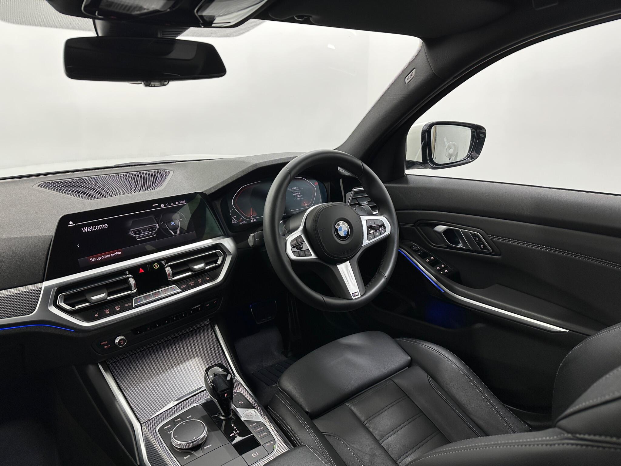 BMW 3 Series view 11