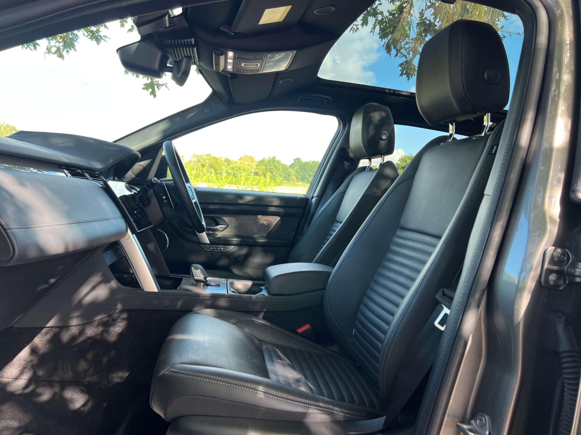 Land Rover Discovery Sport view 35
