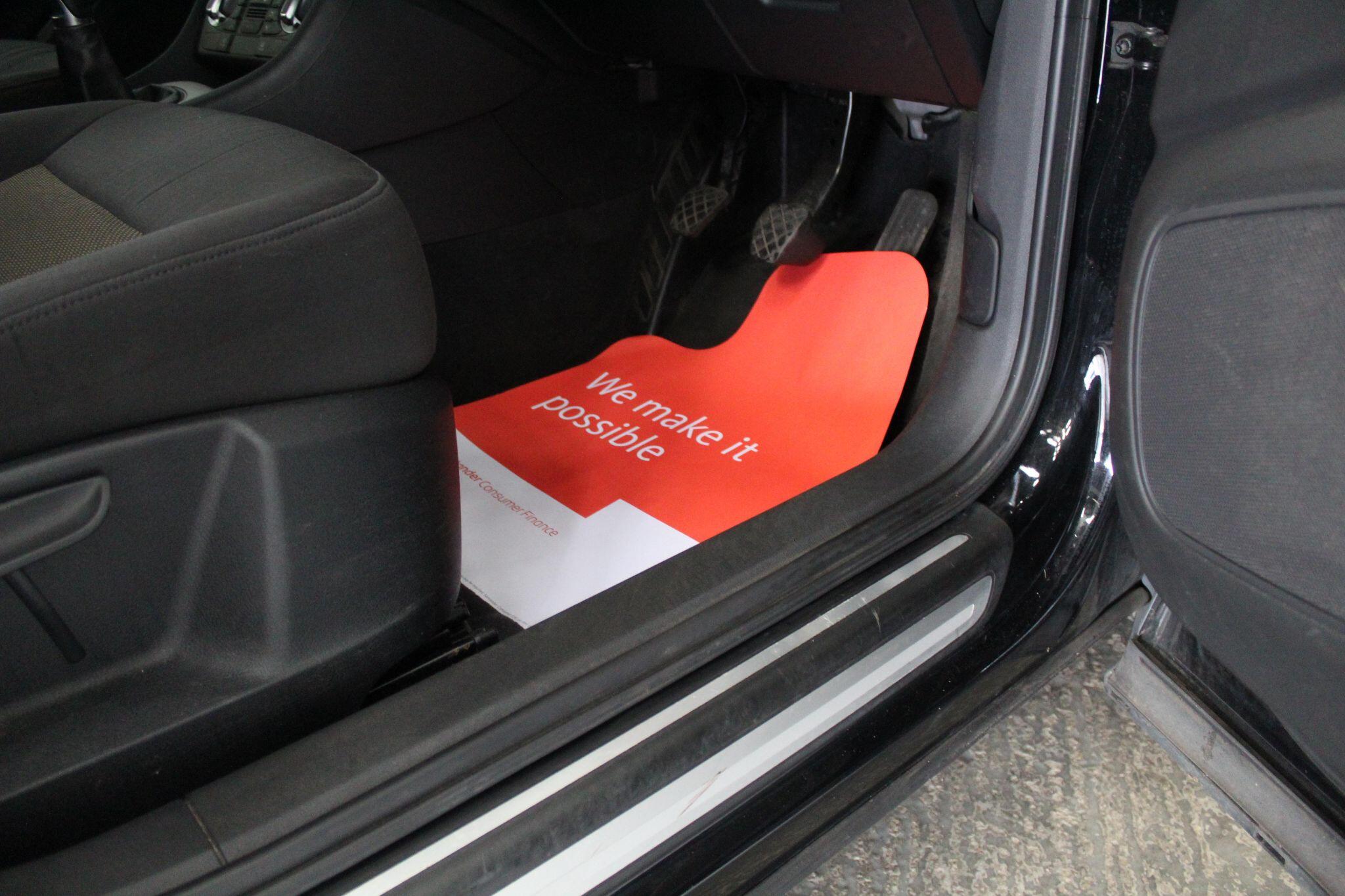 Audi Q3 view 47
