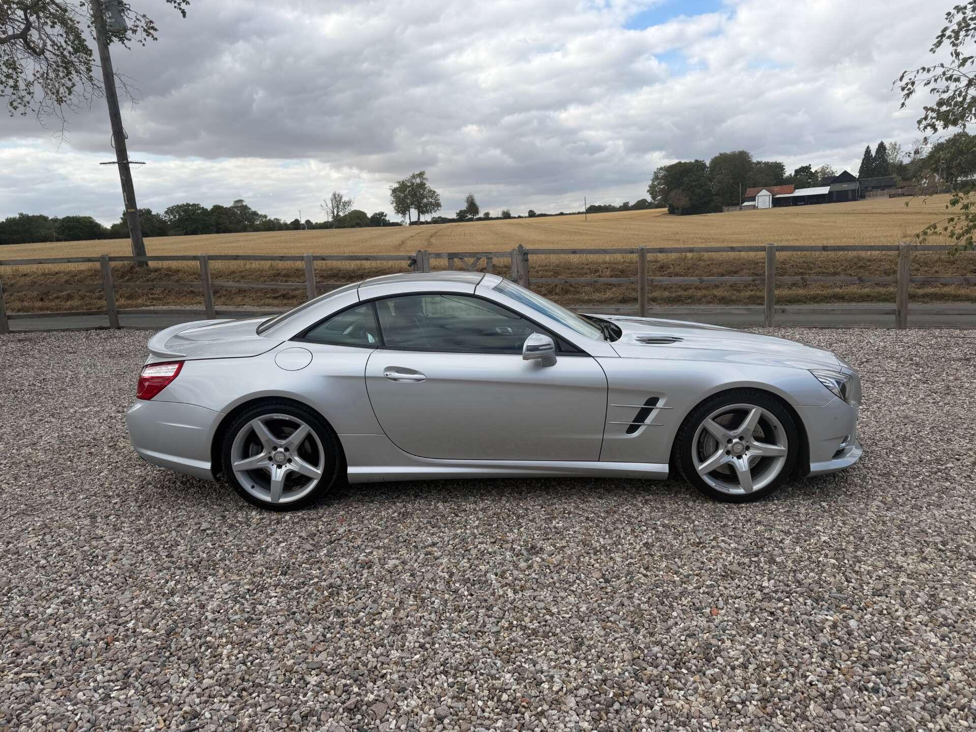Mercedes-Benz SL view 8