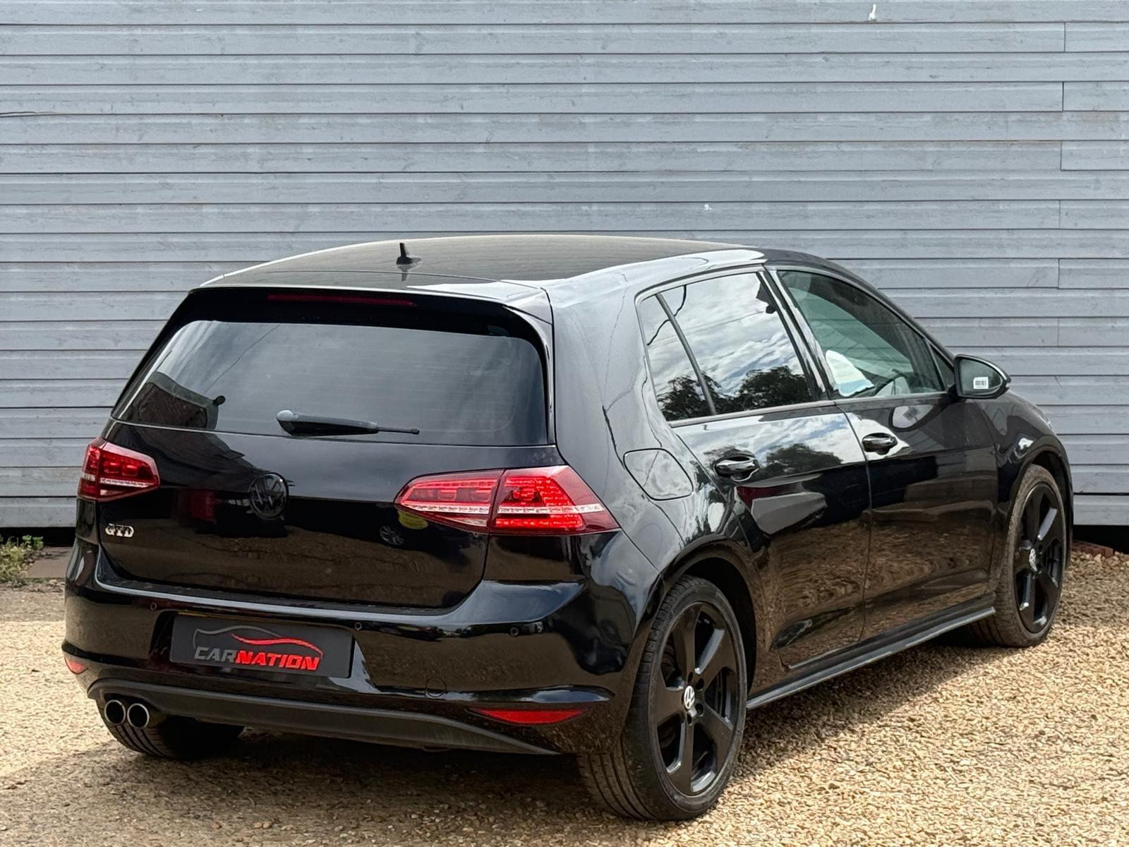Volkswagen Golf view 5