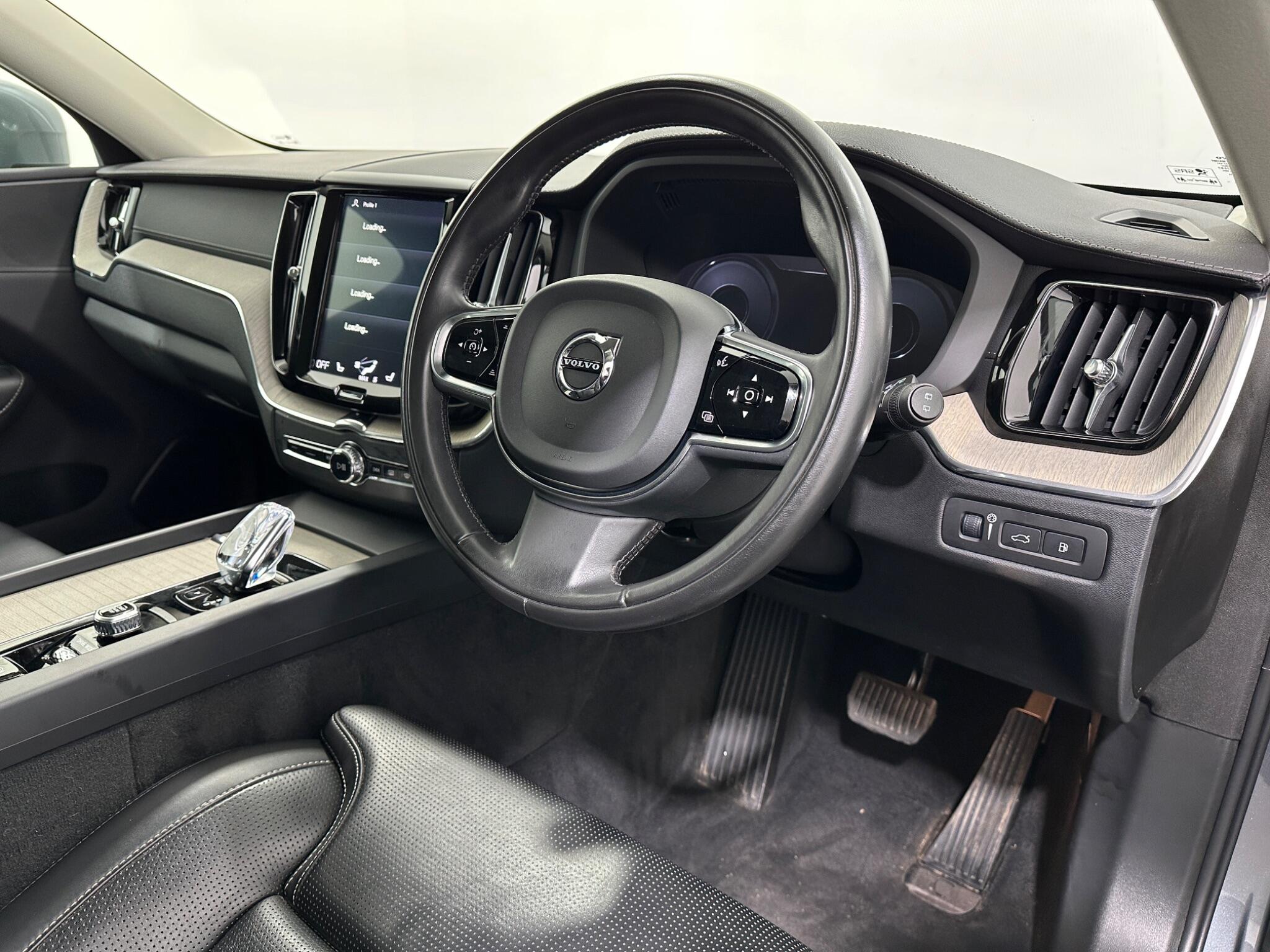 Volvo XC60 view 11