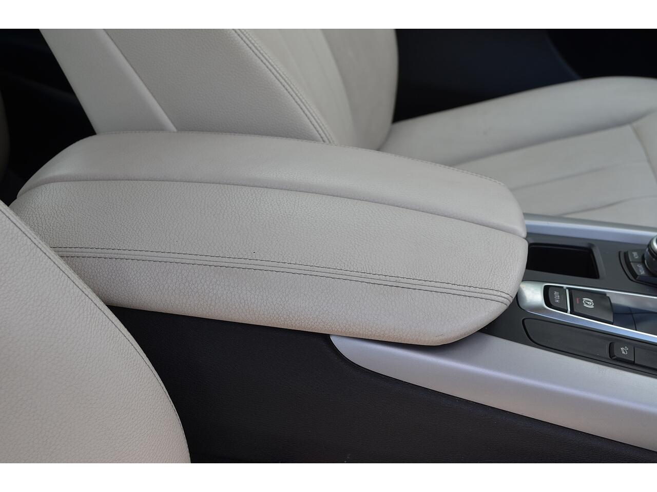 BMW X5 view 34