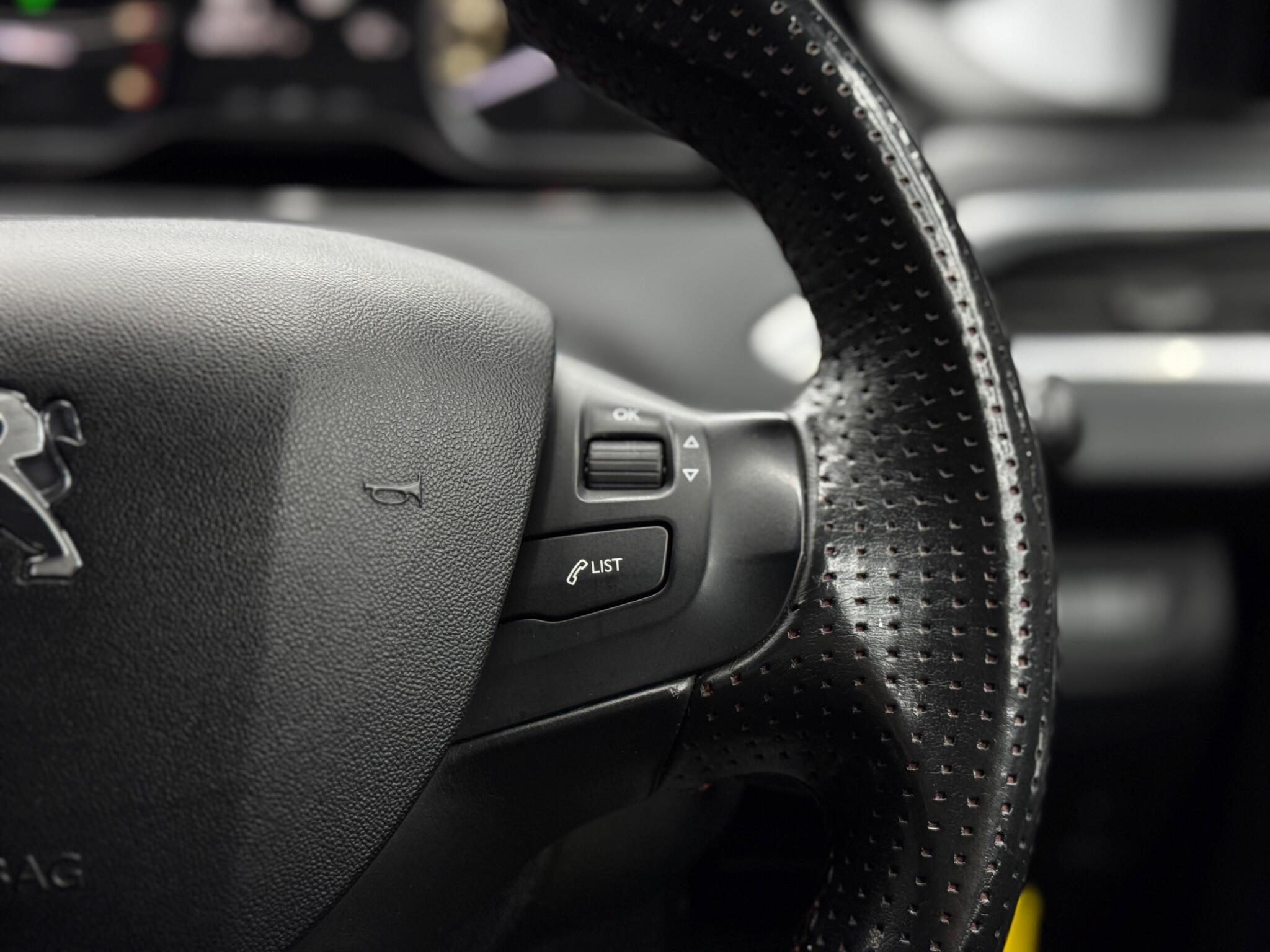 Peugeot 208 view 21
