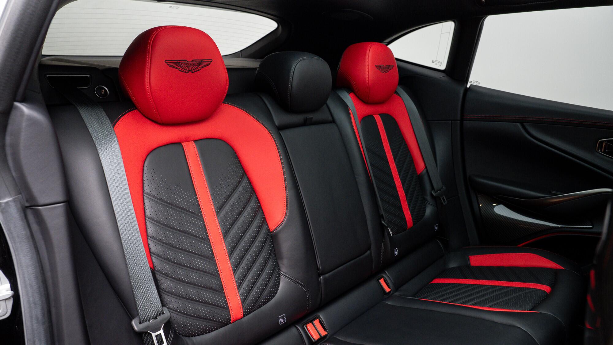 Aston Martin DBX view 22