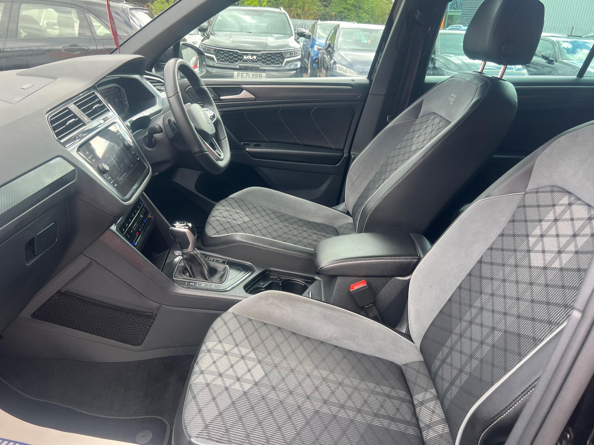Volkswagen Tiguan view 22