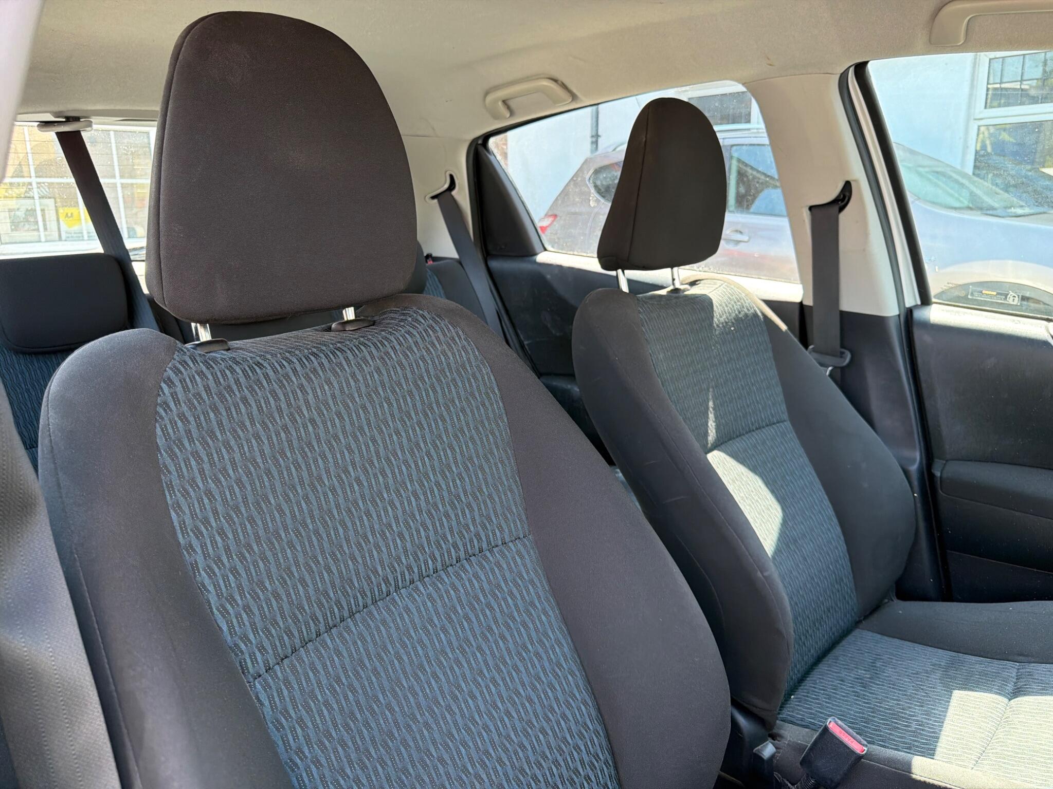Toyota Yaris view 14