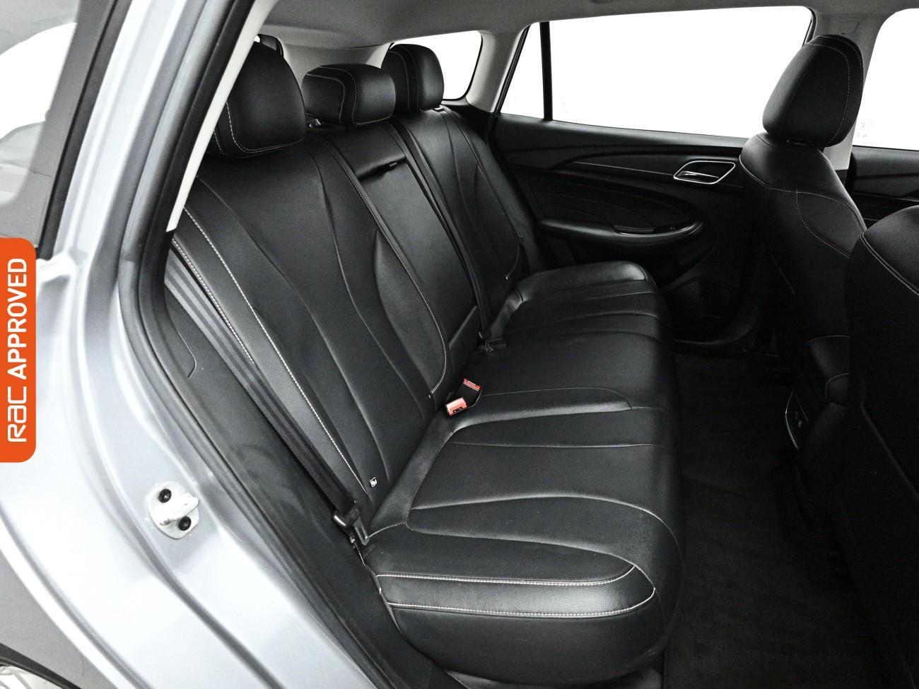 MG MG5 view 13