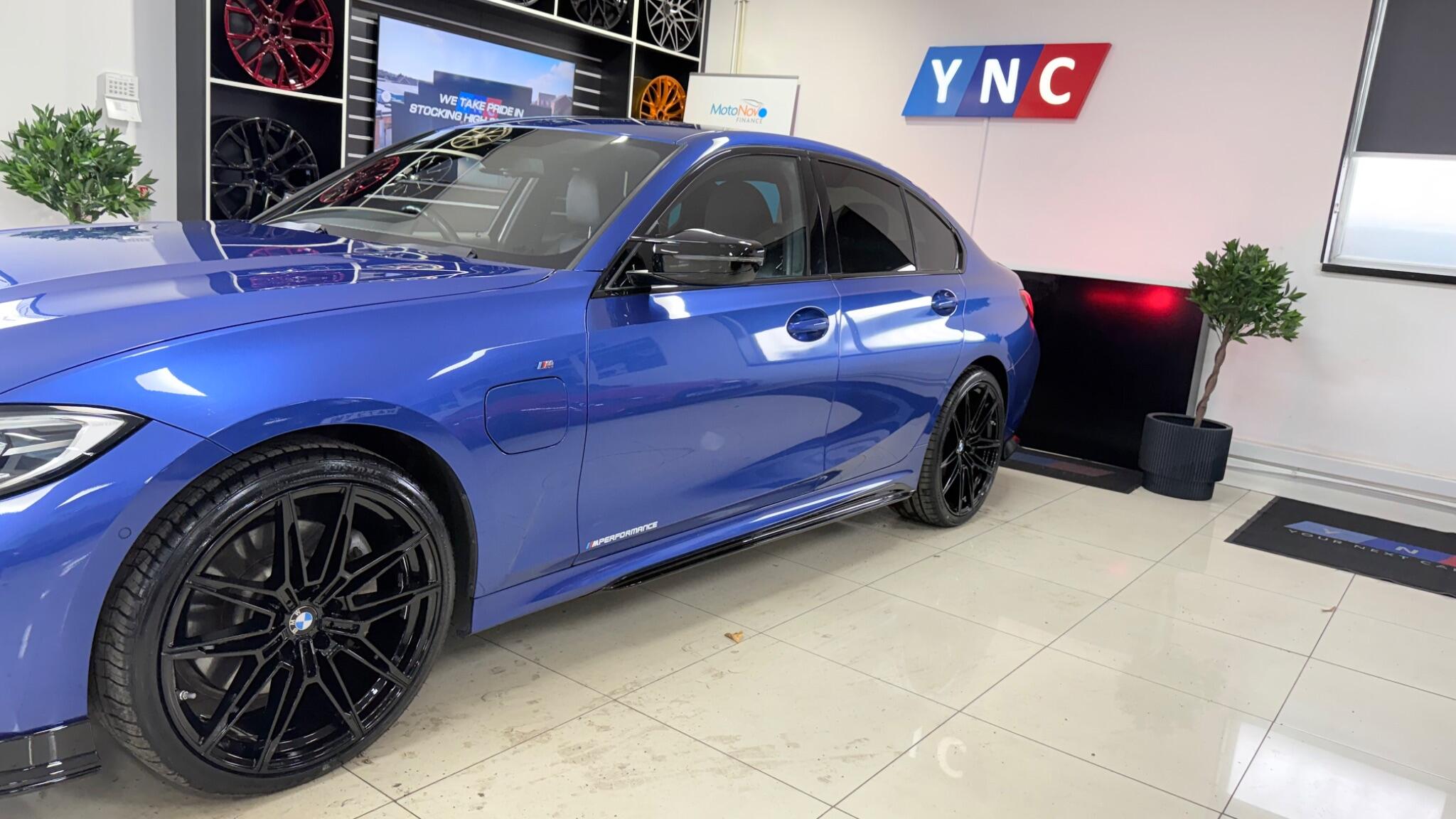 BMW 3 Series view 20