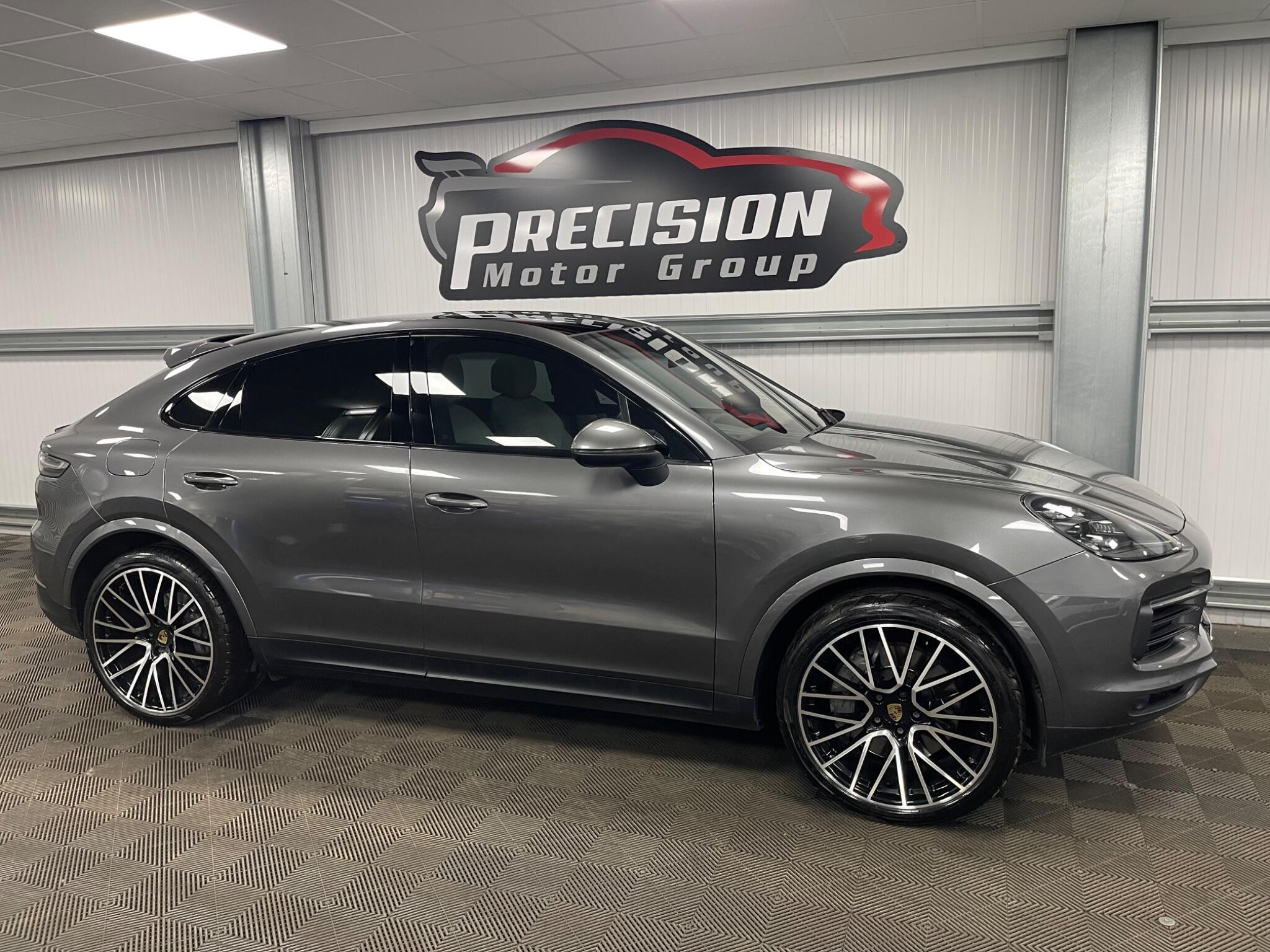 Porsche Cayenne view 29