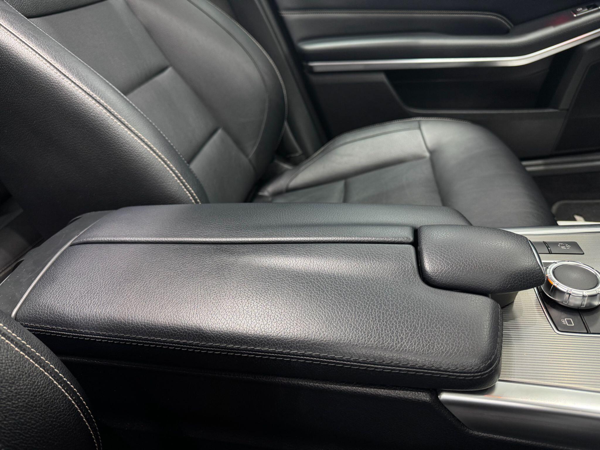 Mercedes-Benz E-Class view 23
