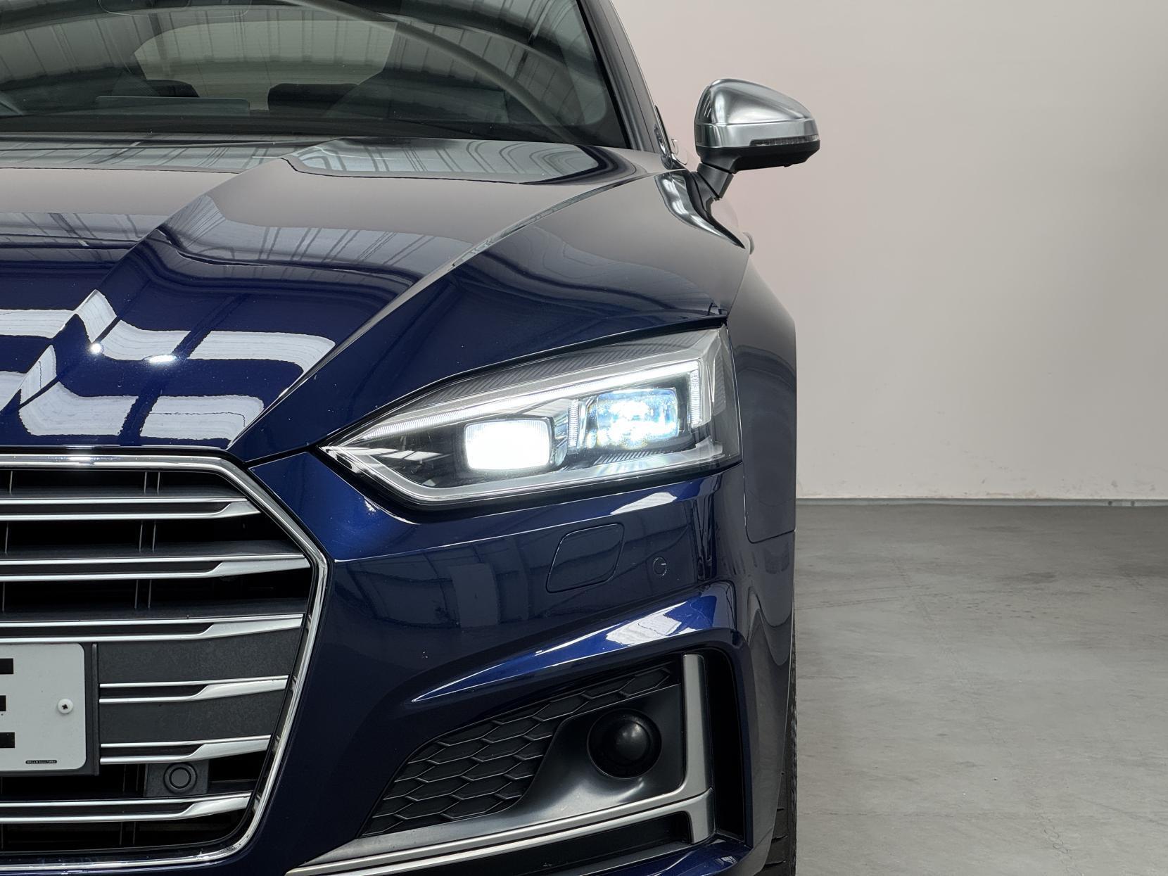 Audi S5 view 6