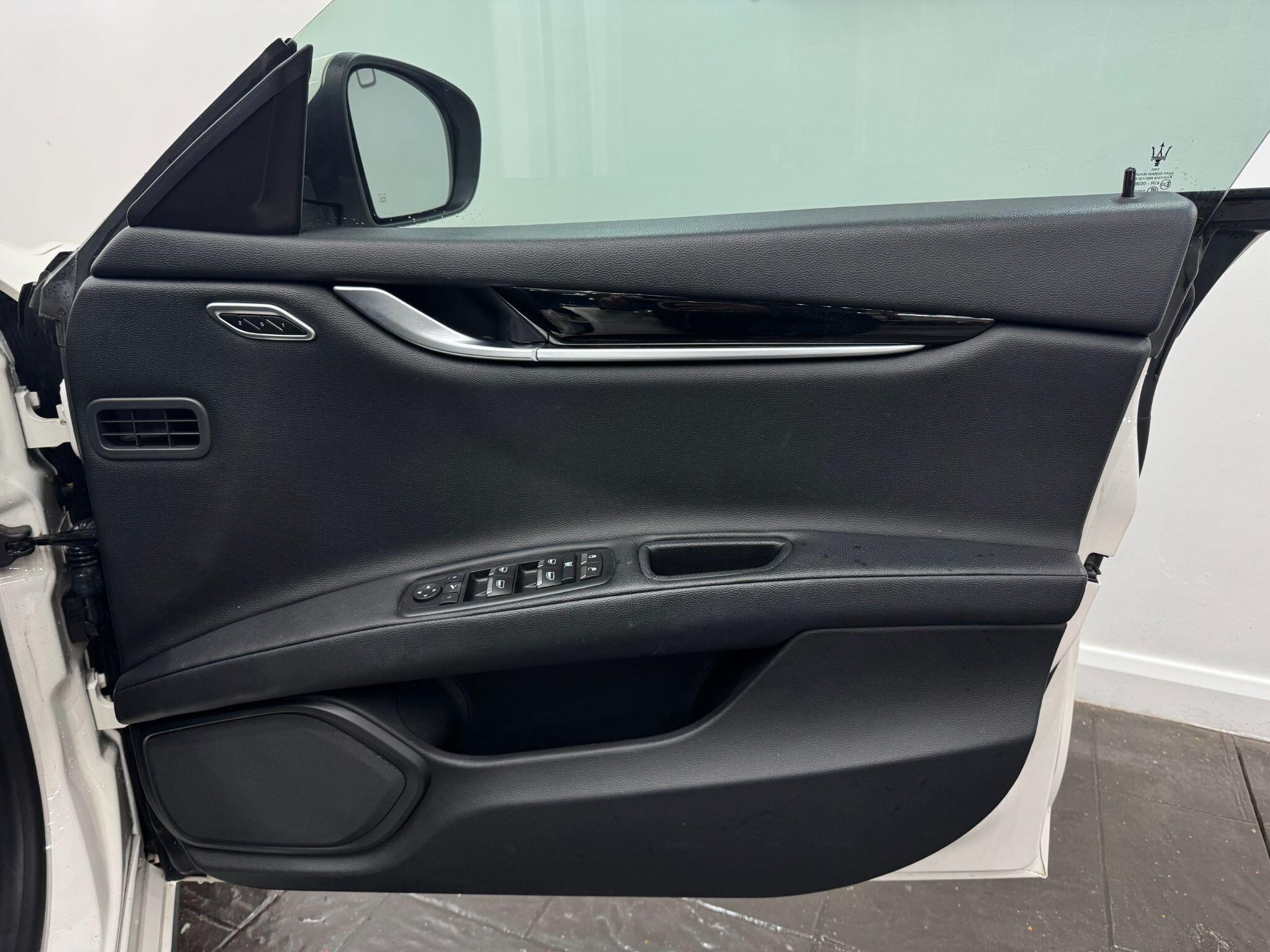 Maserati Ghibli view 21