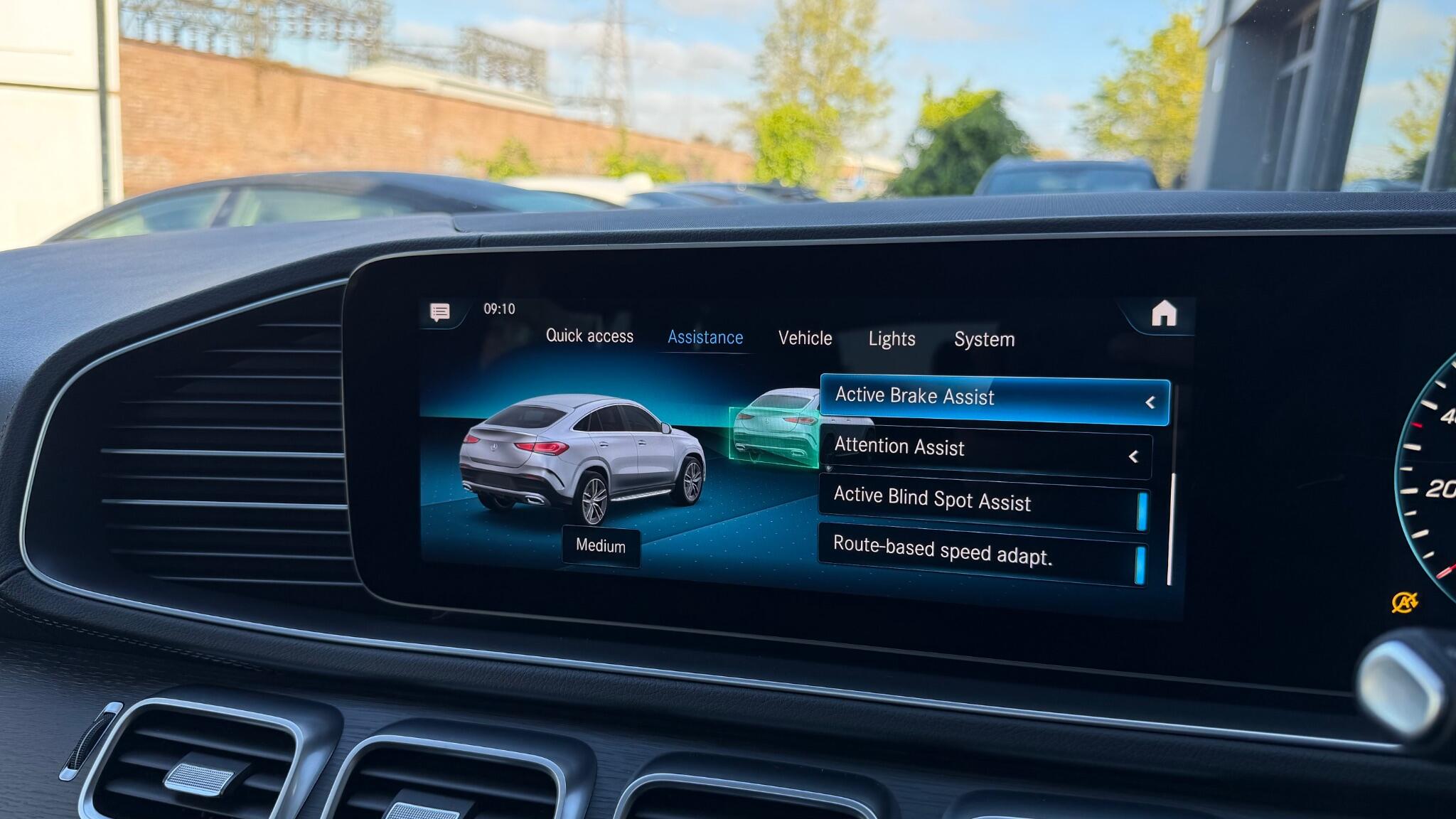 Mercedes-Benz Gle view 25
