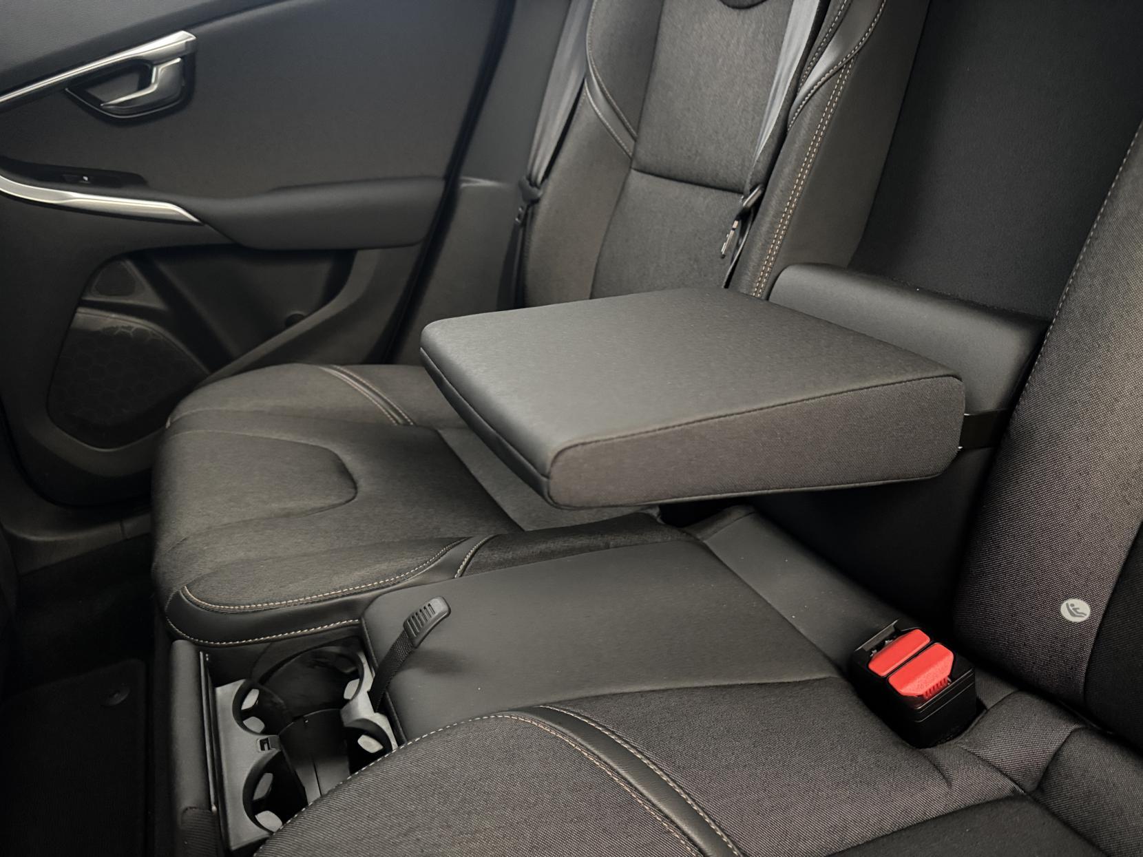 Volvo V40 Cross Country view 58