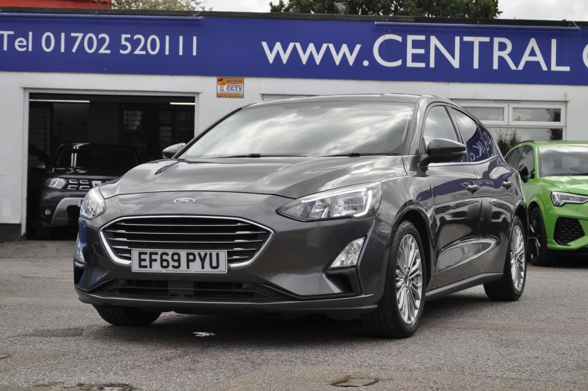 Ford Focus view 27