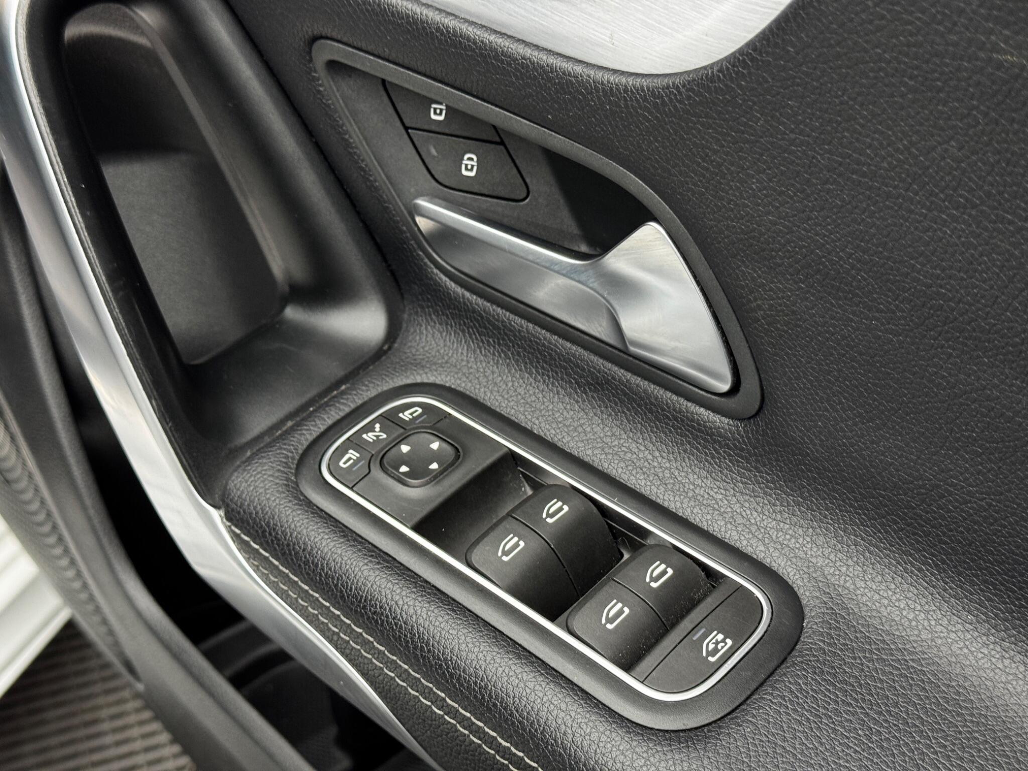 Mercedes-Benz A-Class view 43