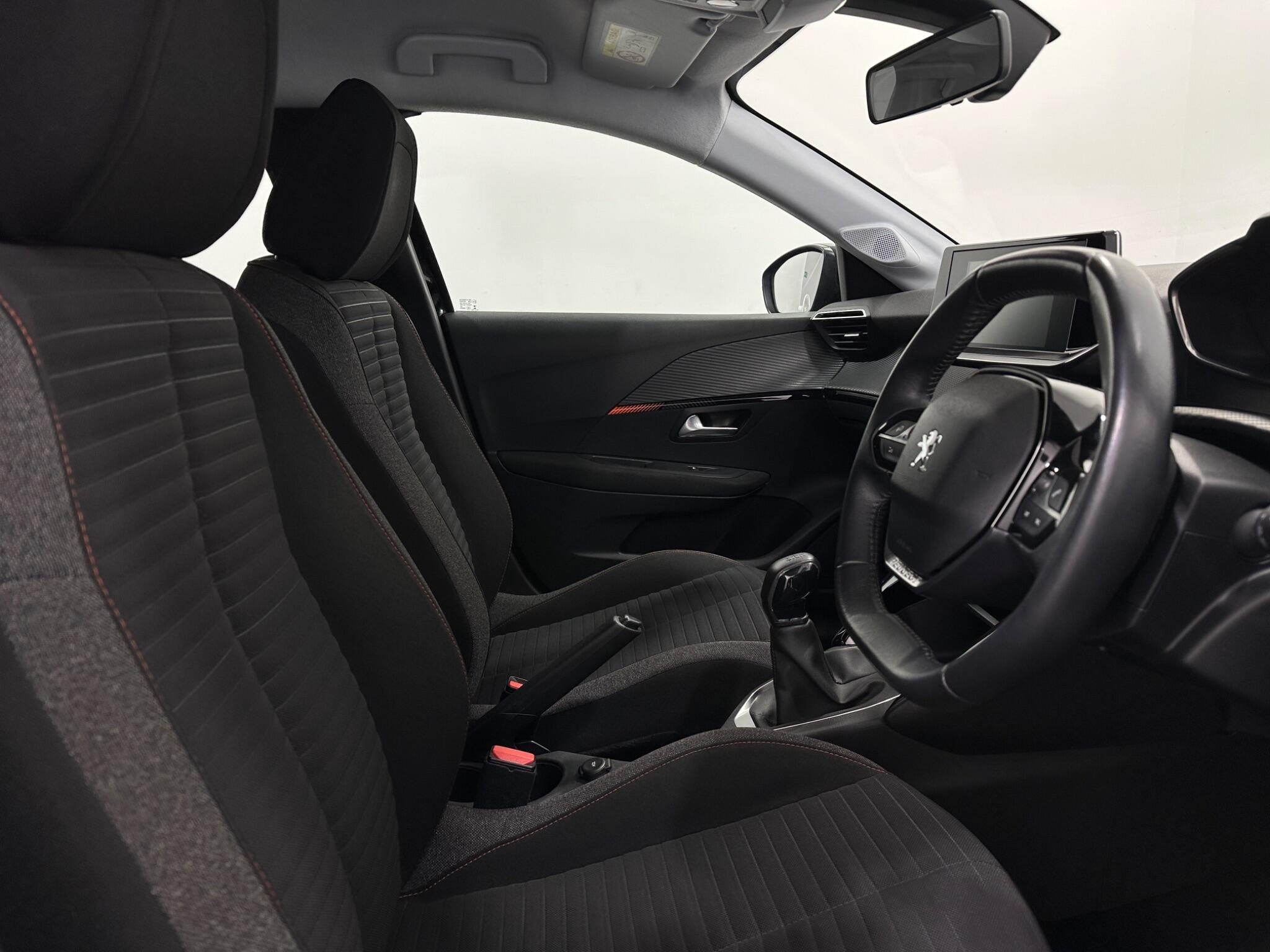 Peugeot 208 view 29