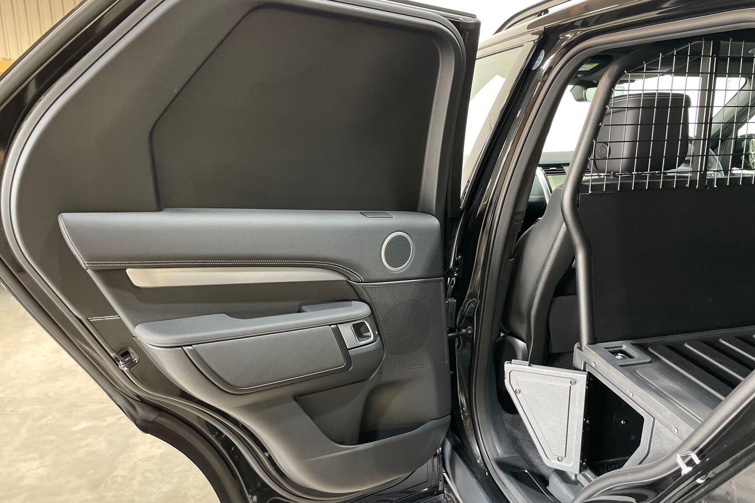 Land Rover Discovery view 23
