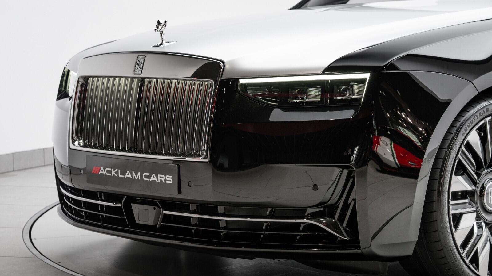 Rolls-Royce Ghost view 48
