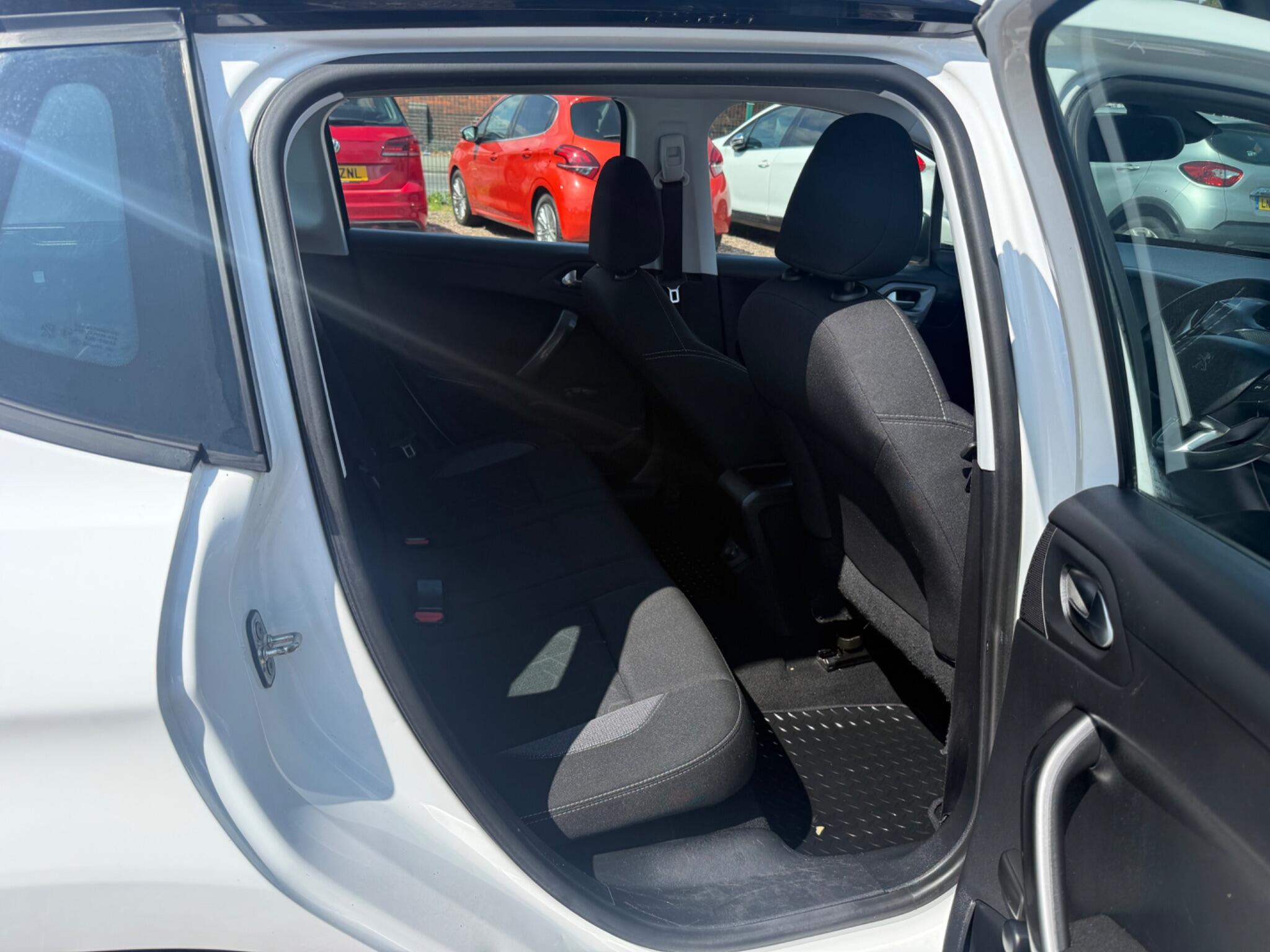 Peugeot 2008 view 25