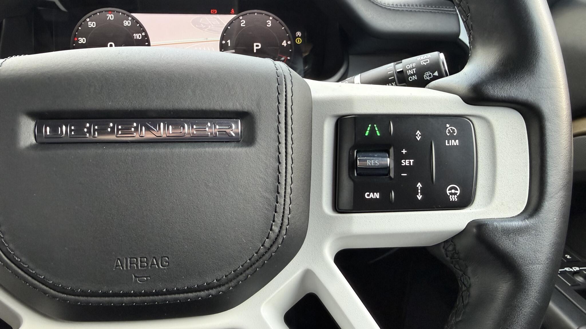 Land Rover Defender view 30